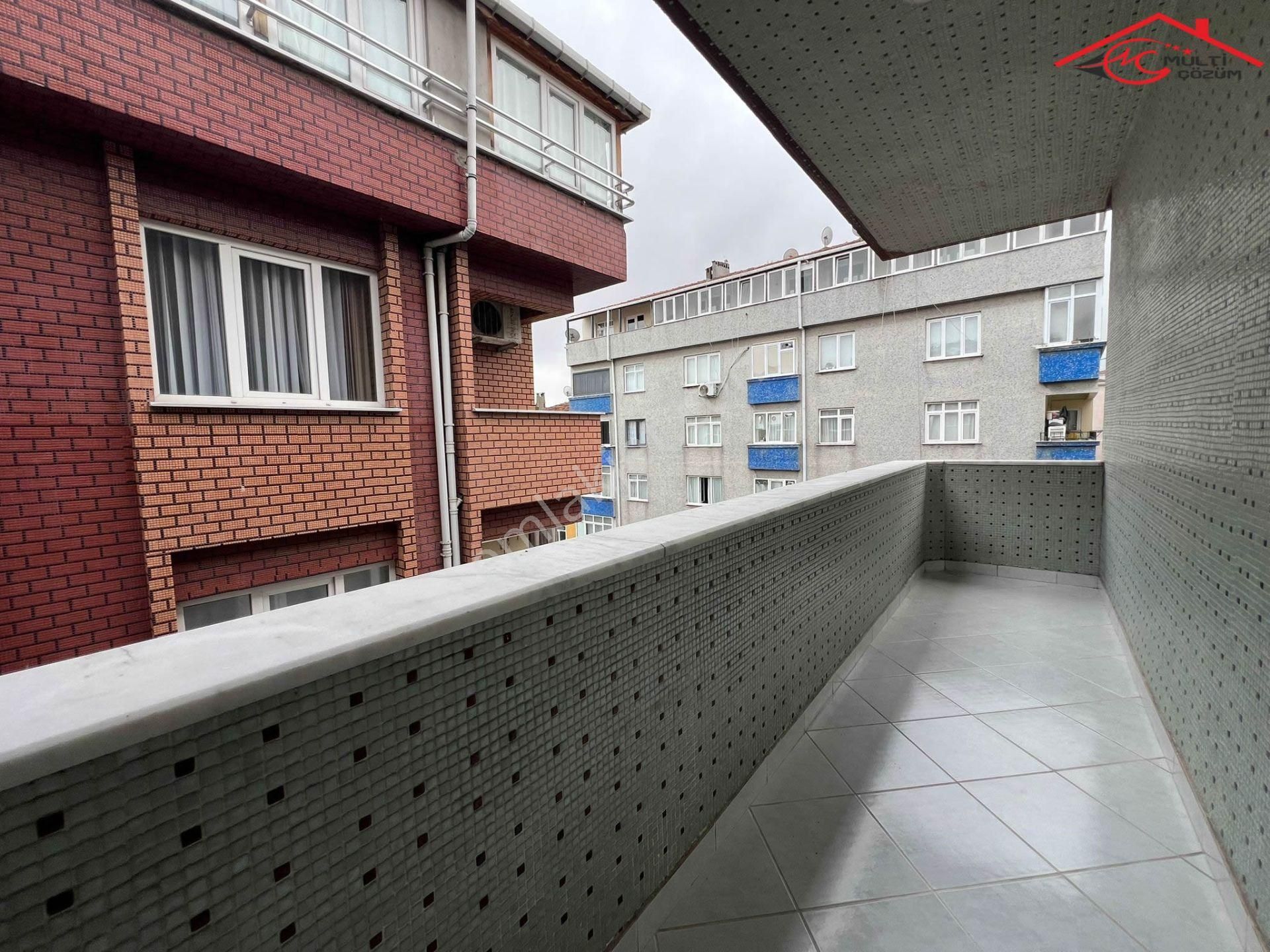 Yenibosna Zafer Mahallesinde Satılık Dubleks Daire 5+2 İskanlı - Görsel 3