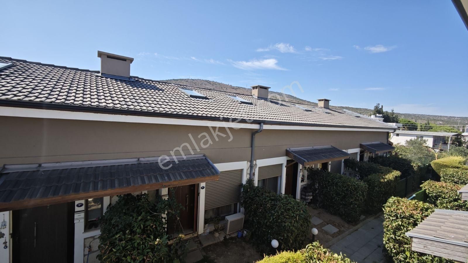 Urla Gülbahçe Mh Site İçersinde Satılık 2+1 Full Eşyalı Villa - Görsel 11