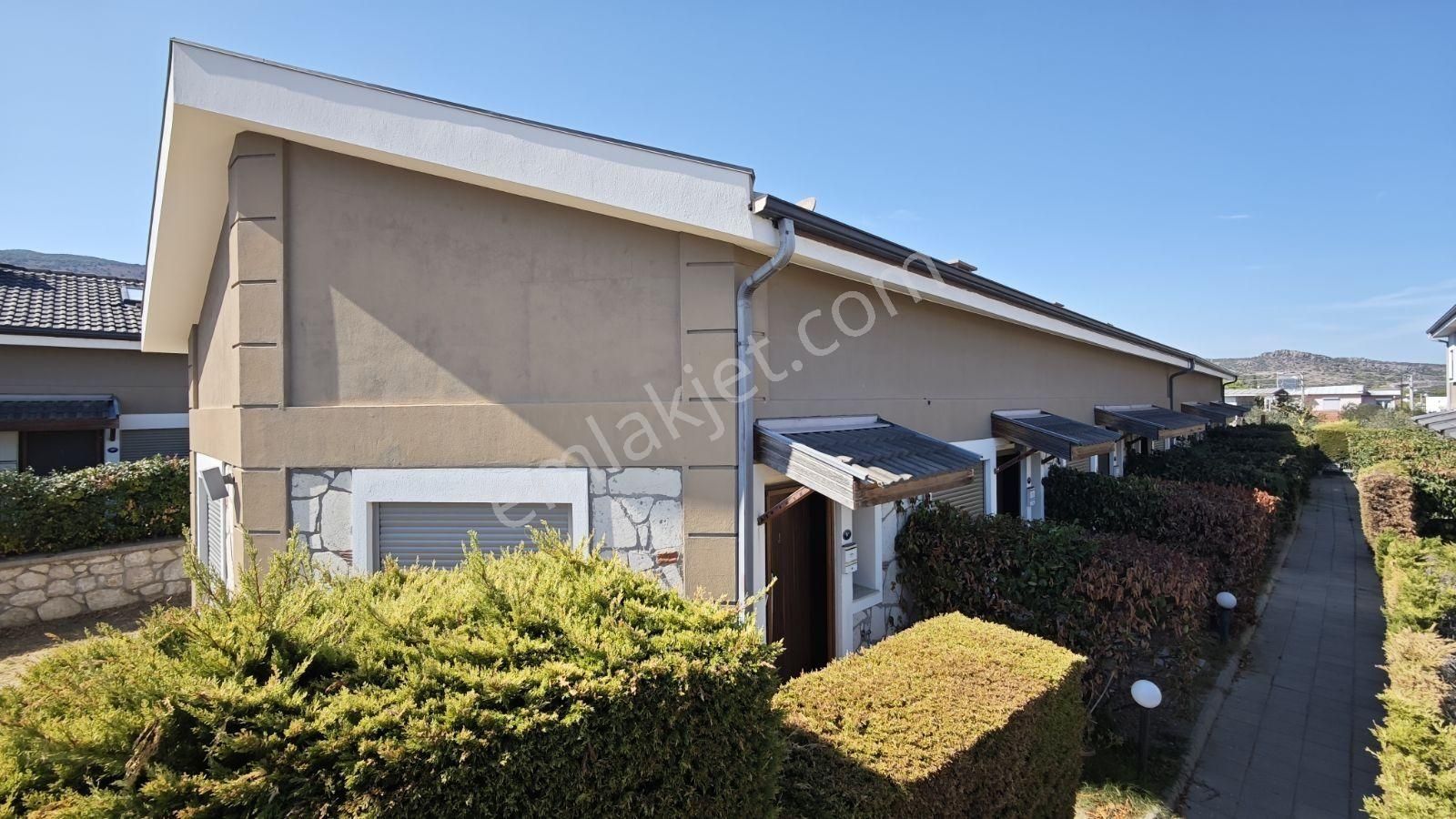 Urla Gülbahçe Mh Site İçersinde Satılık 2+1 Full Eşyalı Villa - Görsel 5