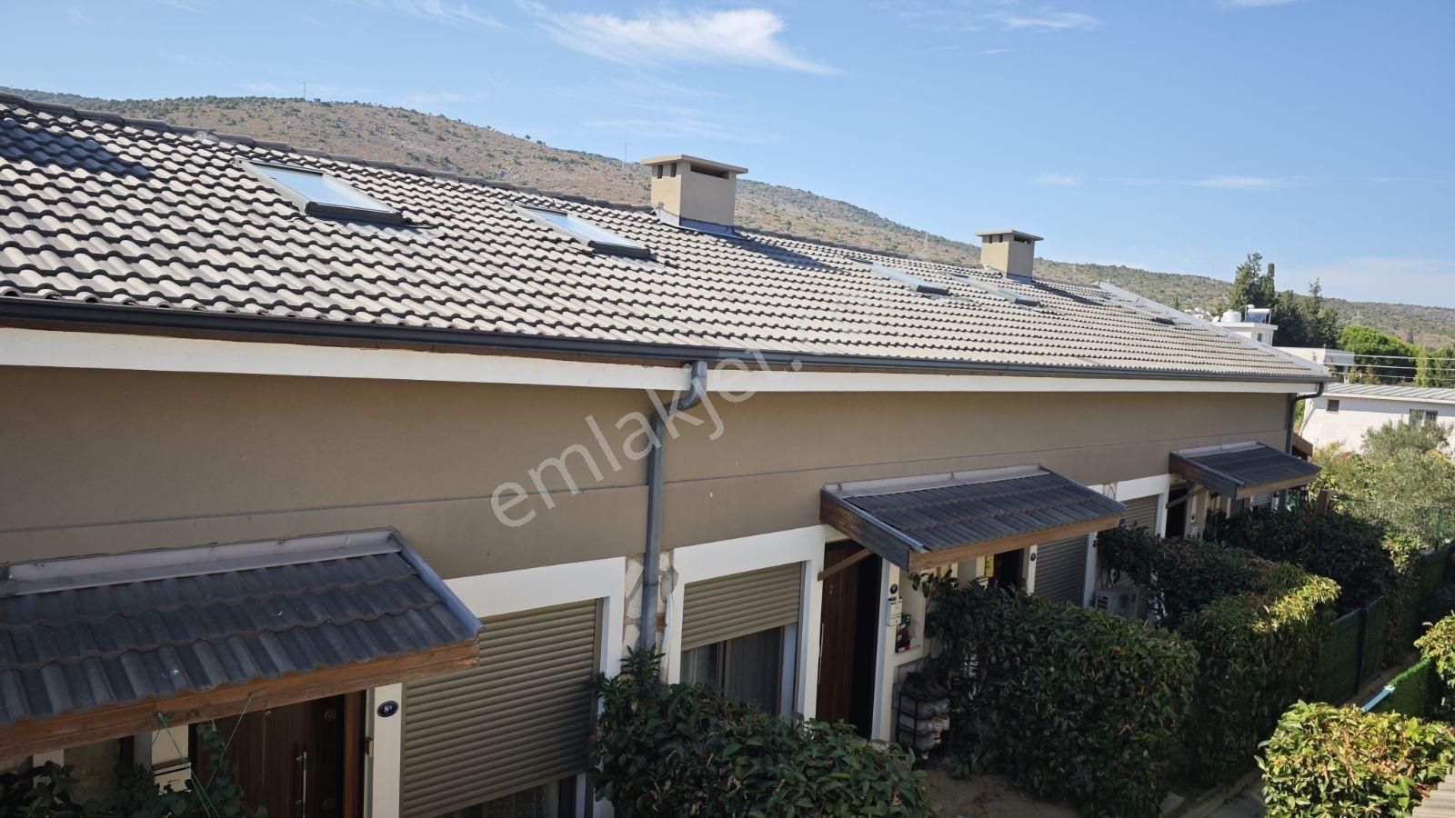 Urla Gülbahçe Mh Site İçersinde Satılık 2+1 Full Eşyalı Villa - Görsel 2