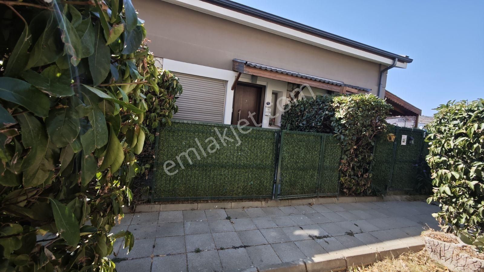 Urla Gülbahçe Mh Site İçersinde Satılık 2+1 Full Eşyalı Villa - Görsel 23