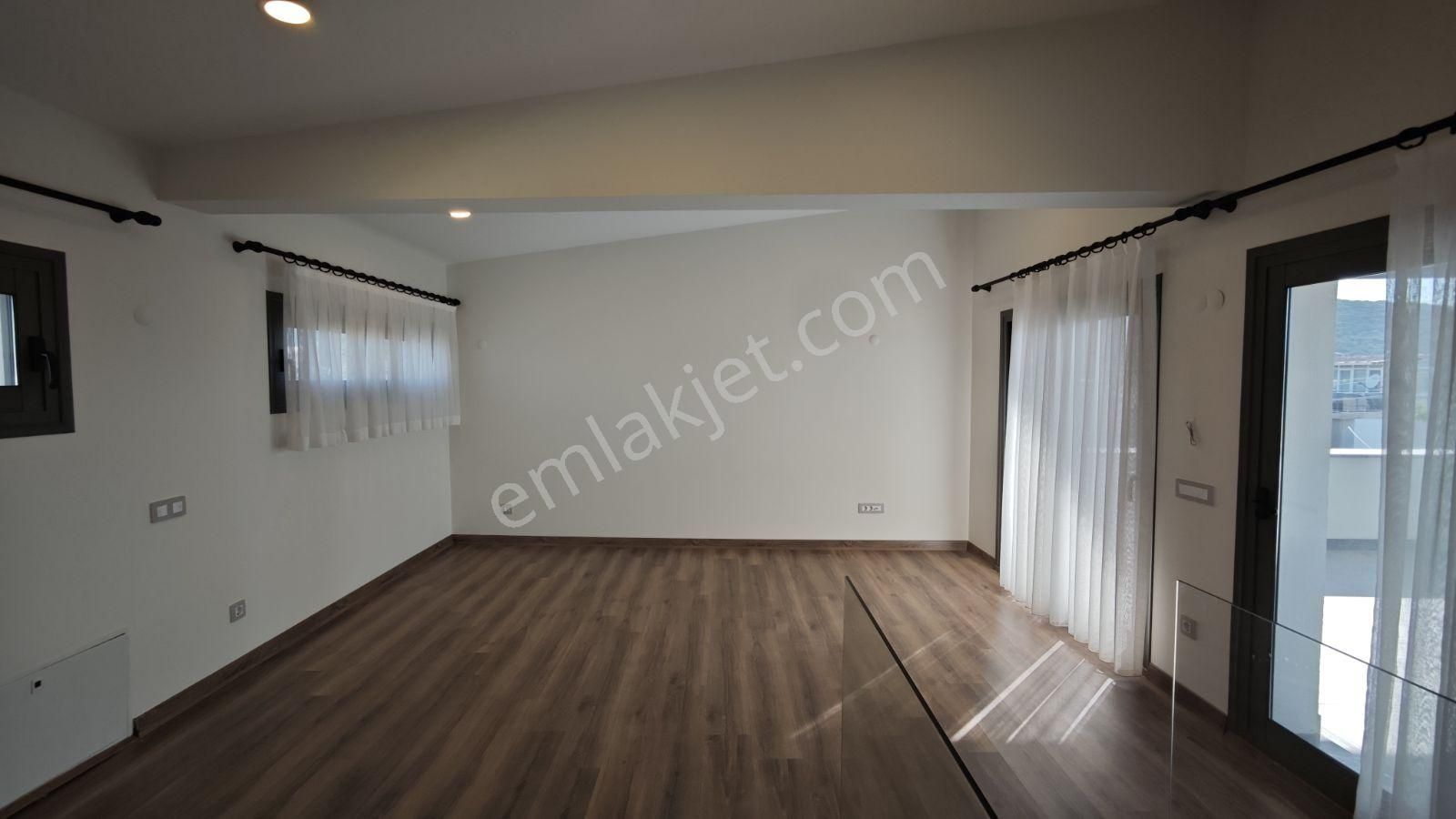 Urla İçmeler Mh Satılık 4+1 Tam Müstakil Akıllı Villa - Görsel 5