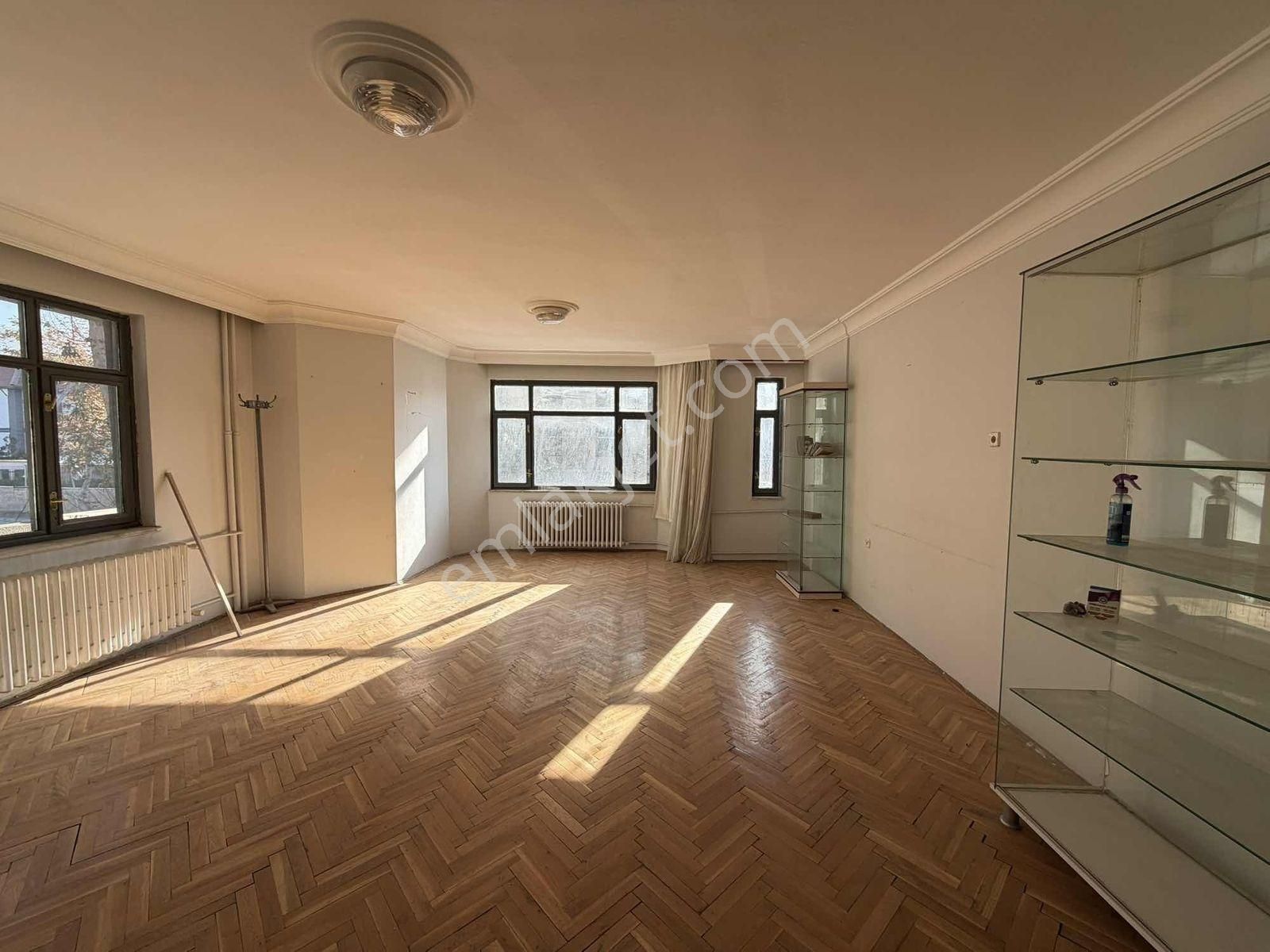 Vali Konağı Civarı Kiralık 3+1 Zemin Üstü Ana Cadde Üzeri Daire - Görsel 11