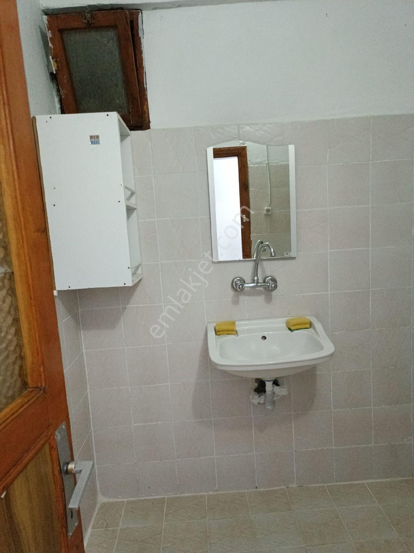 Akçaabat Orta Mahallede Merkezi Konumda Doğalgazlı Kiralık 3+1 Daire - Görsel 10
