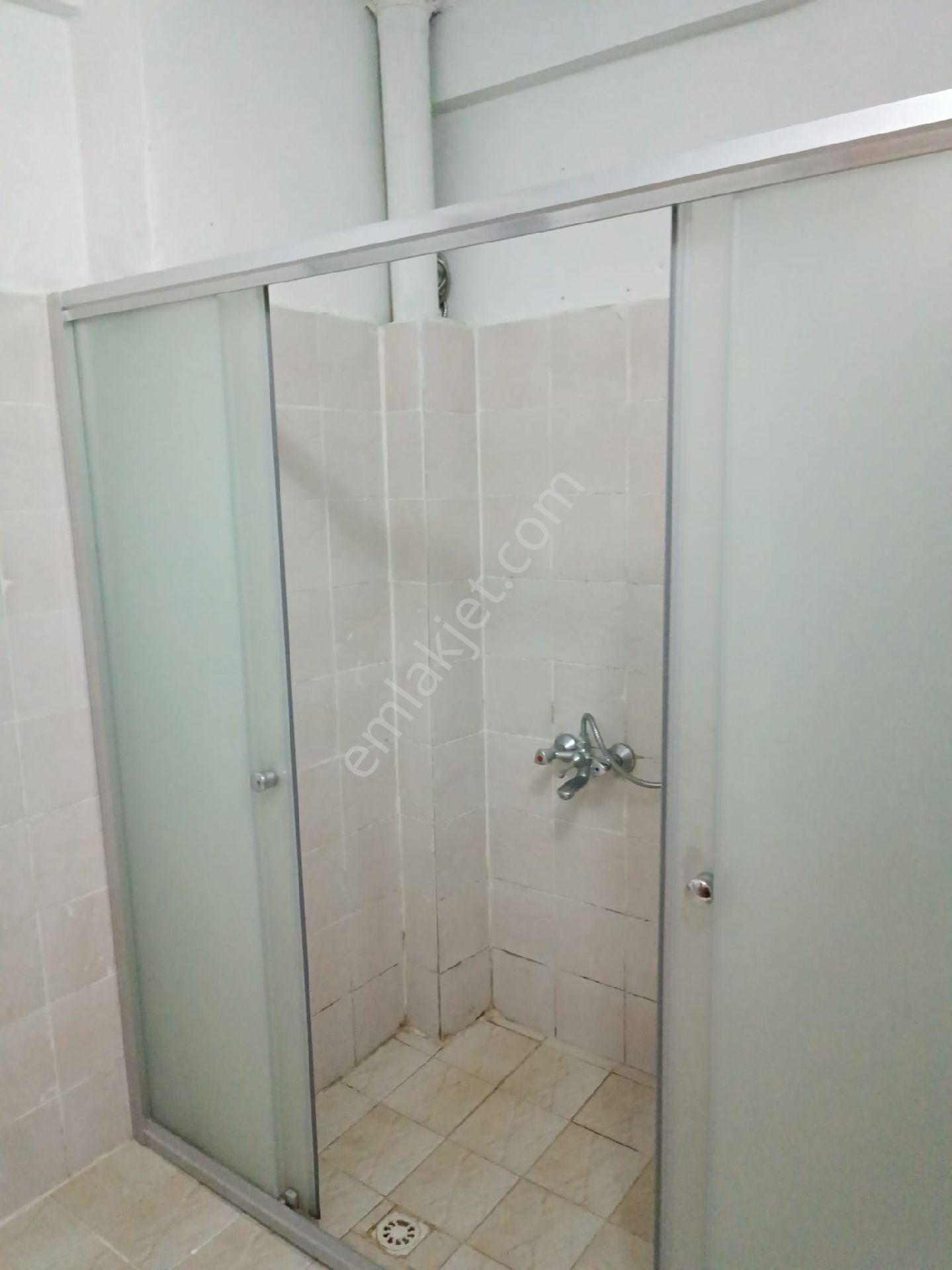 Akçaabat Orta Mahallede Merkezi Konumda Doğalgazlı Kiralık 3+1 Daire - Görsel 9