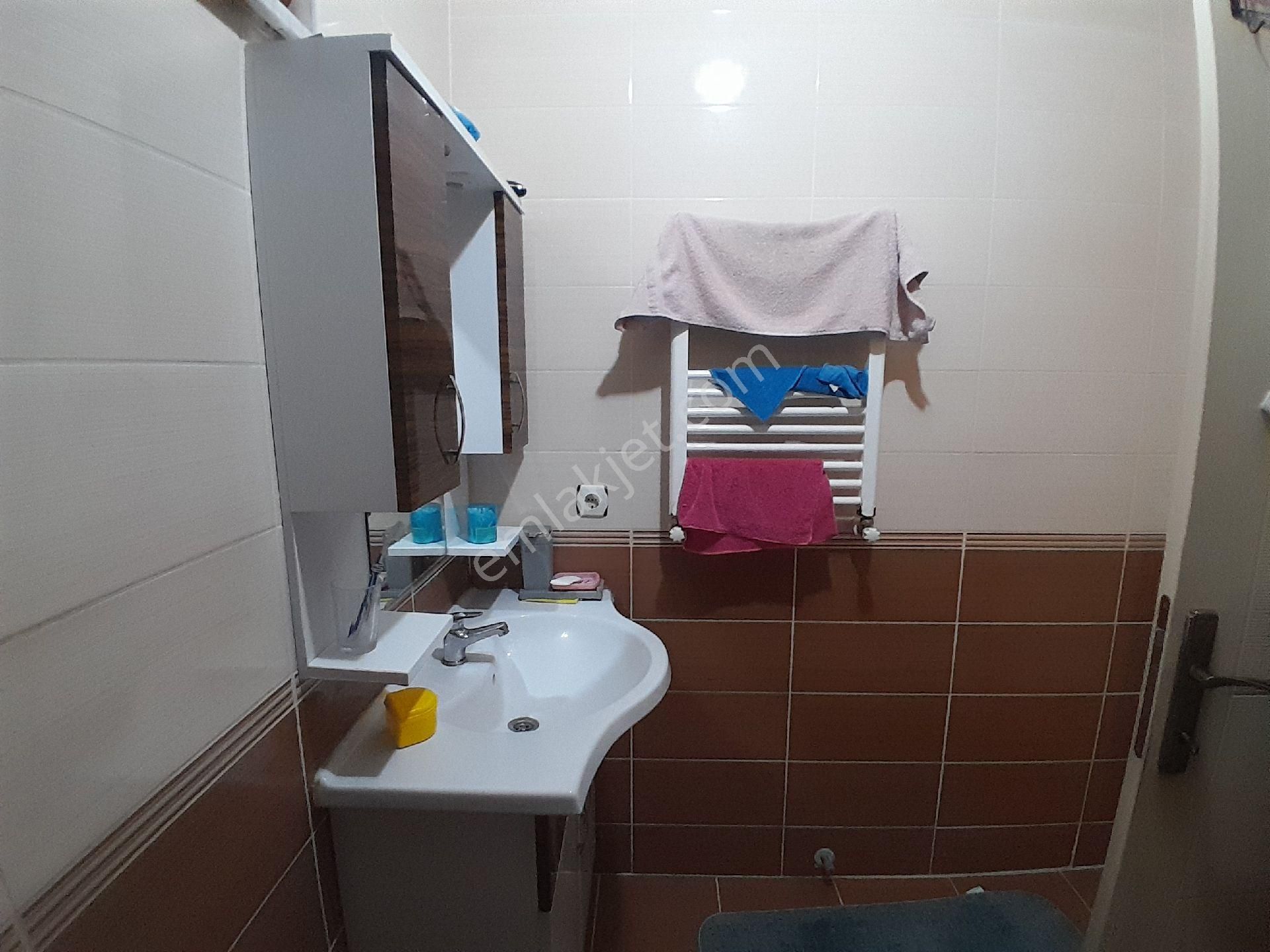 Uğur Çevik'ten Satılık 2+1 2.kat 80m² İskanlı Asansörlü Açık Otoparklı Merkezi Konum - Görsel 21