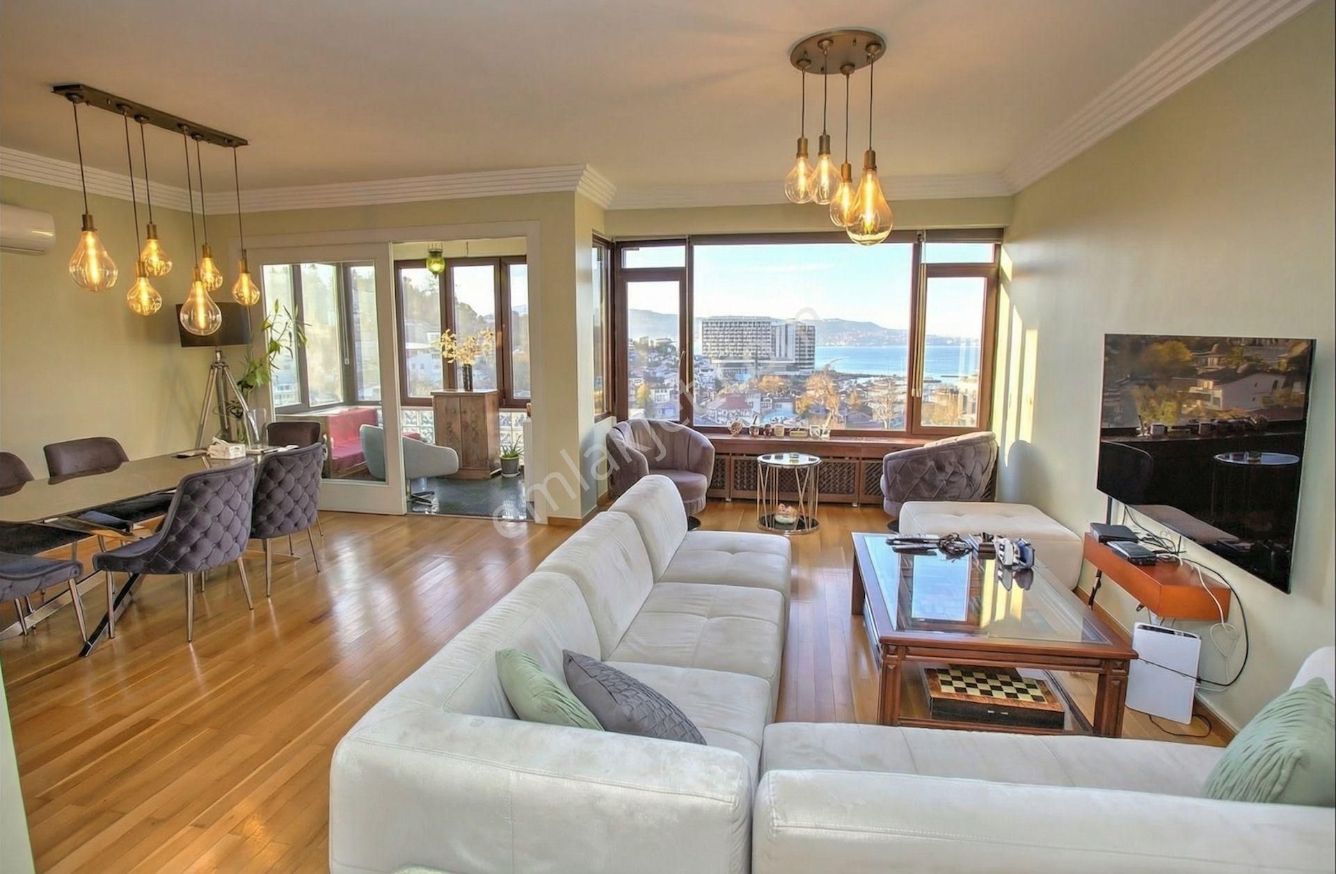 Tarabya Sitesi’nde Boğaz & Yeşil Manzaralı, Güvenlikli Sitede 3+1 Daire - Görsel 3
