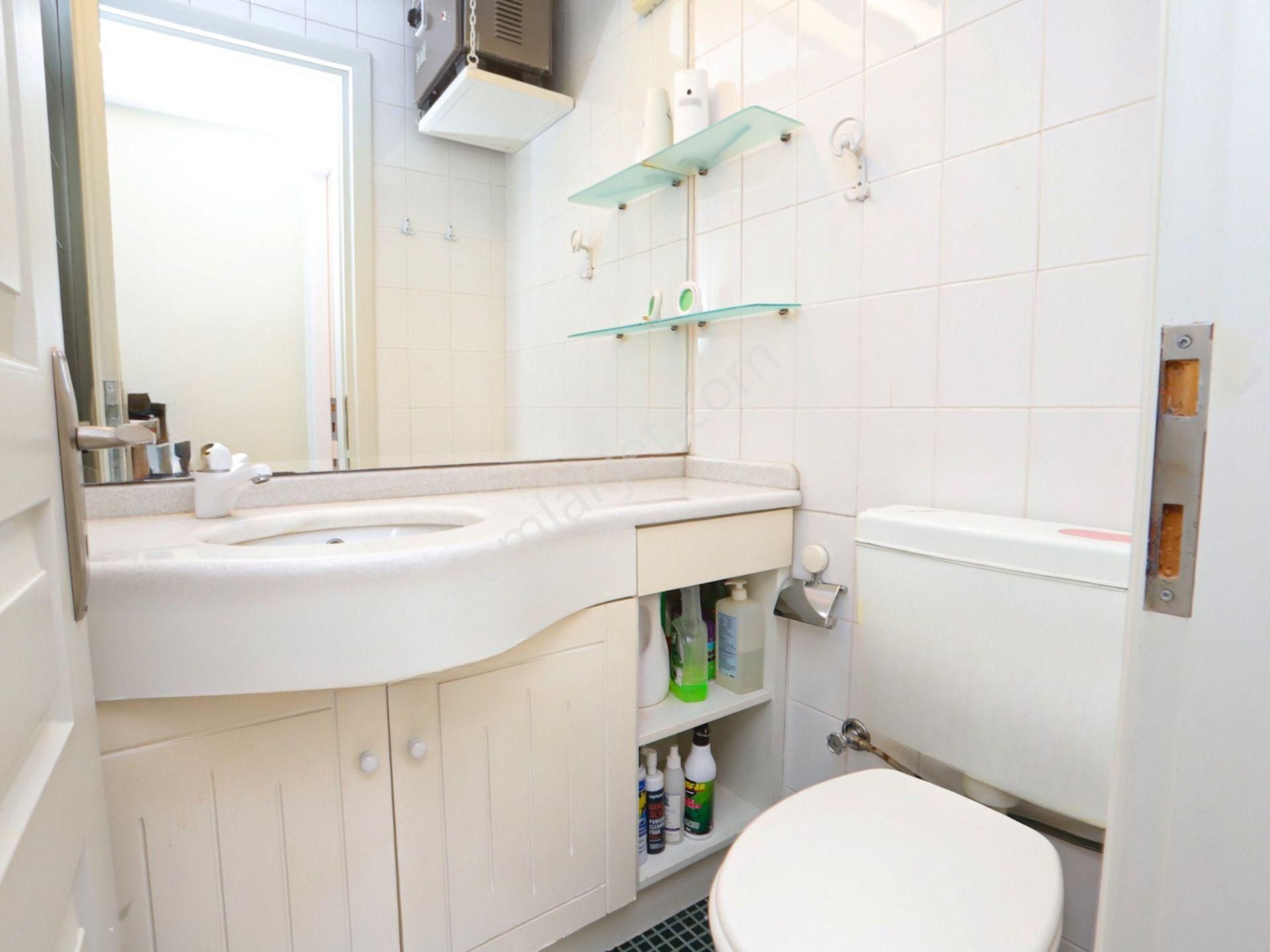 Tarabya Sitesi’nde Boğaz & Yeşil Manzaralı, Güvenlikli Sitede 3+1 Daire - Görsel 21