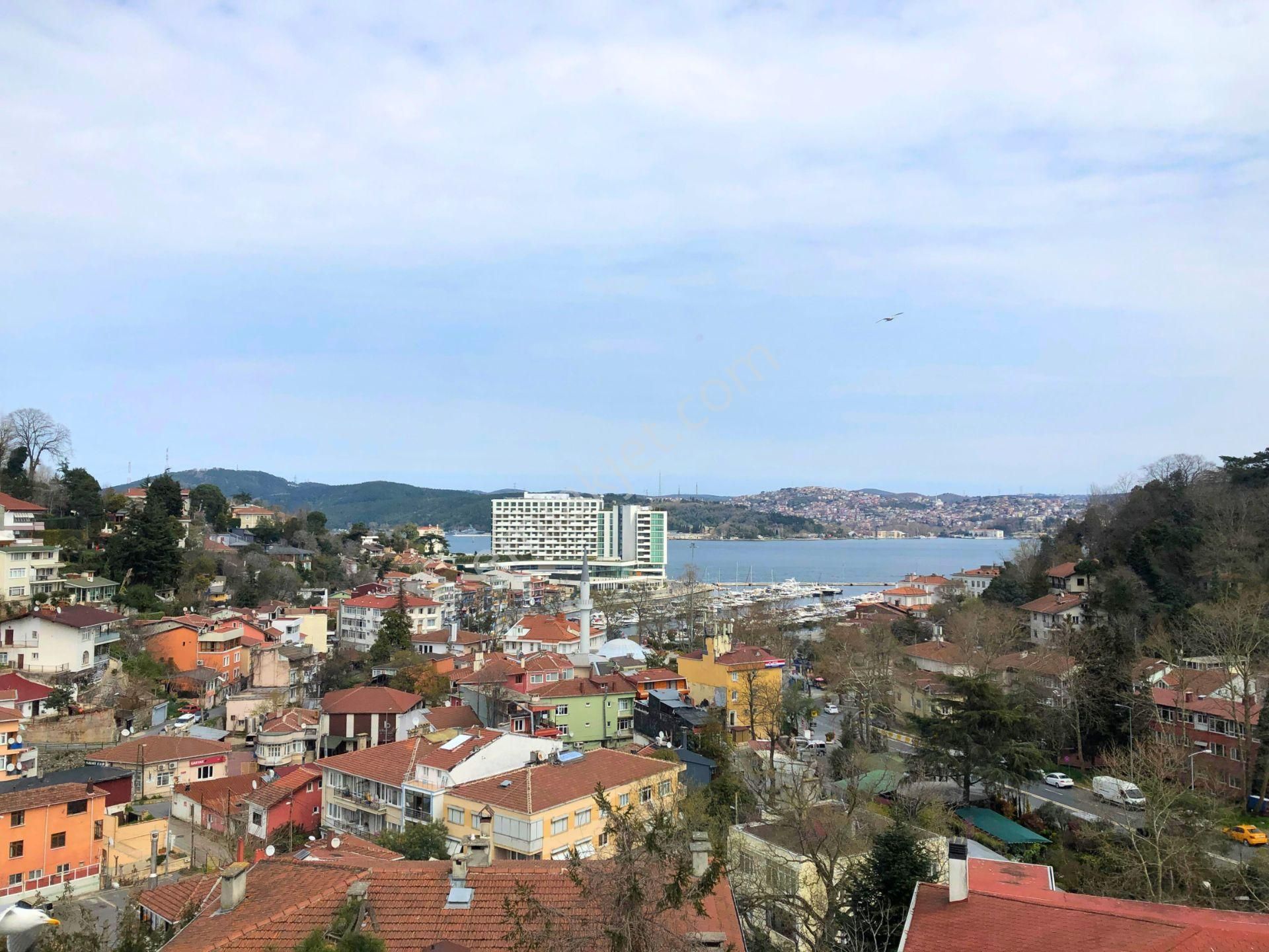 Tarabya Sitesi’nde Boğaz & Yeşil Manzaralı, Güvenlikli Sitede 3+1 Daire - Görsel 24