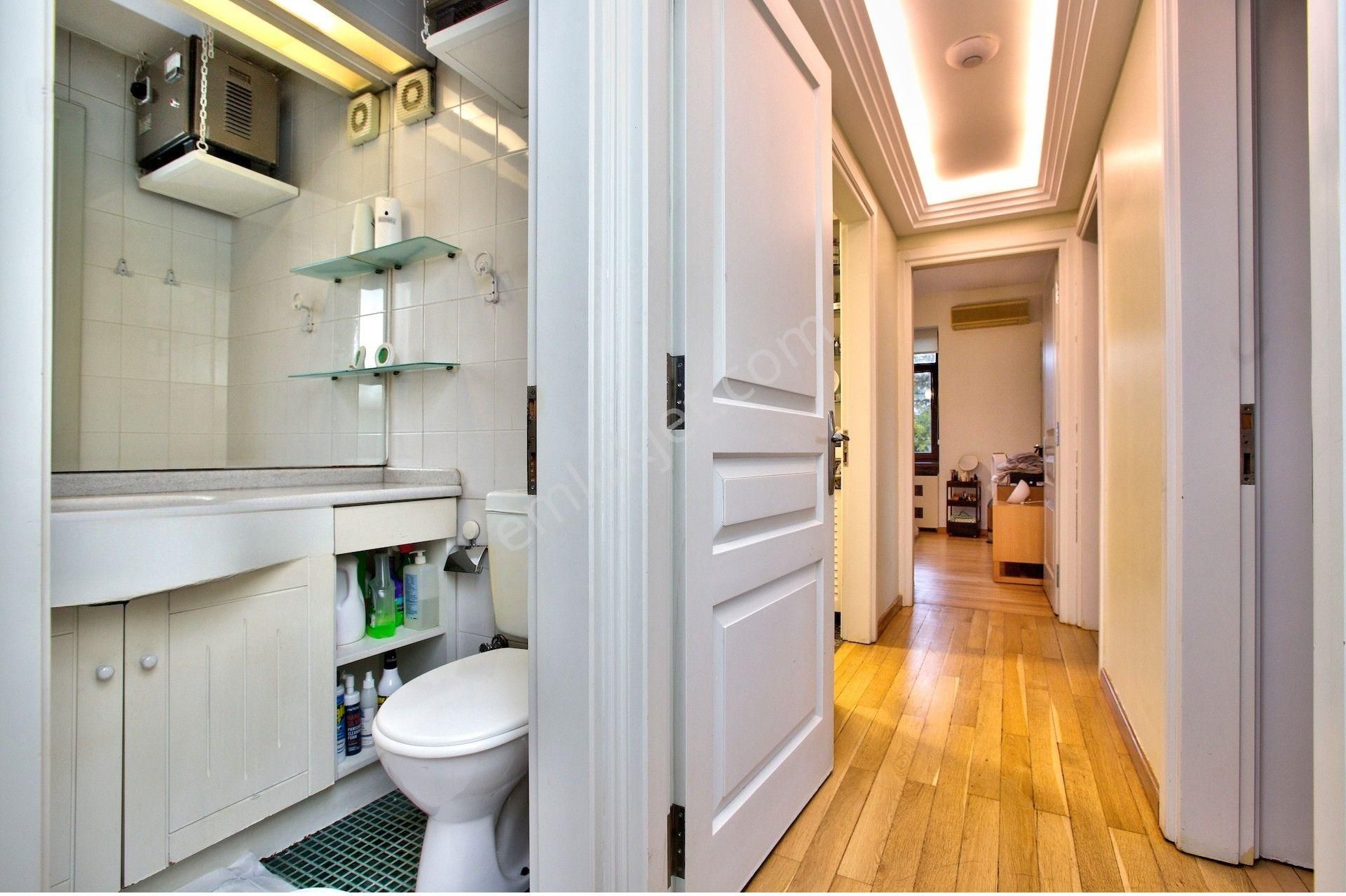 Tarabya Sitesi’nde Boğaz & Yeşil Manzaralı, Güvenlikli Sitede 3+1 Daire - Görsel 20