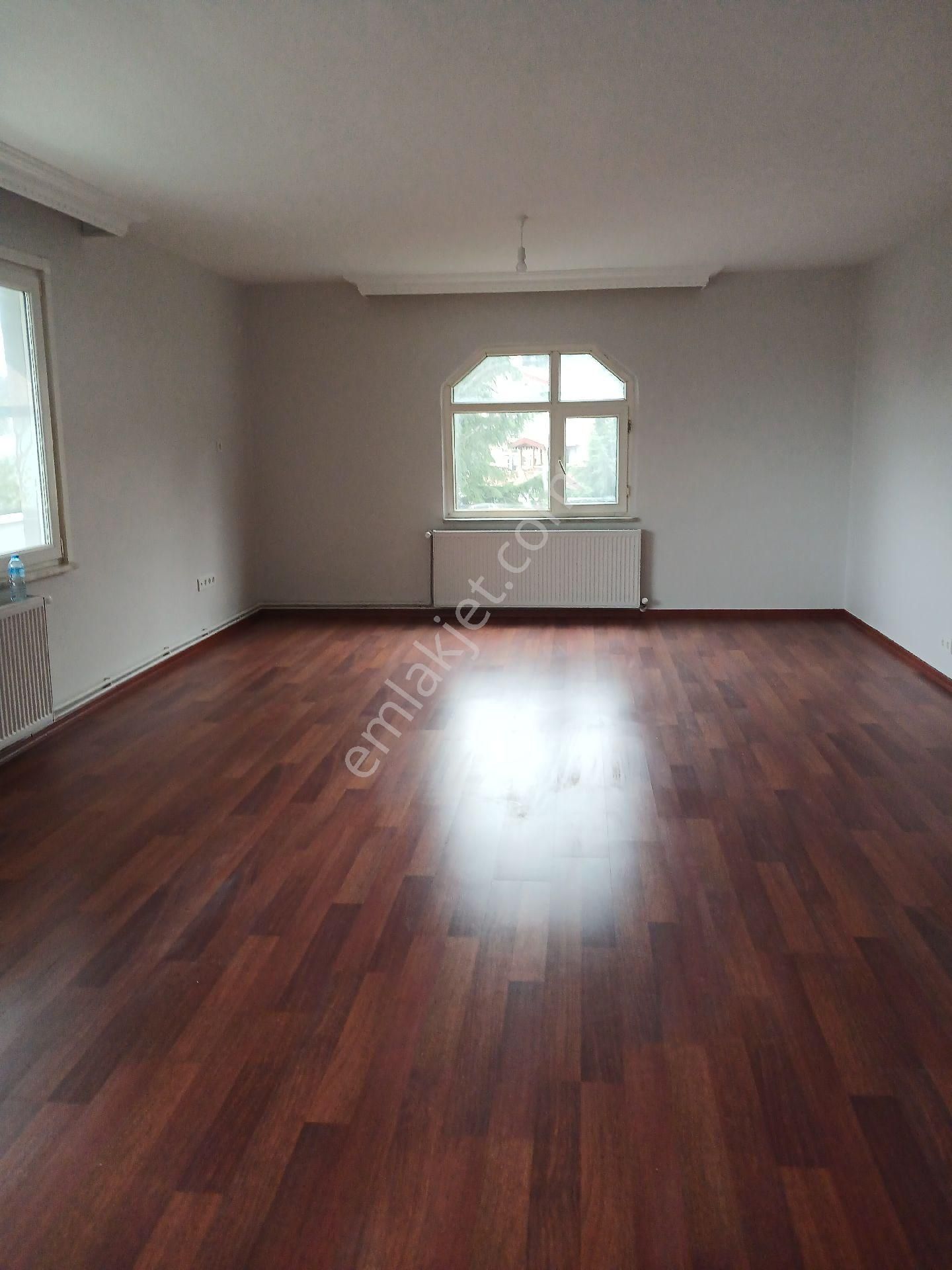 Sarıyer Hacıosman'da Geniş Kullanımlı 3+1 Kiralık Daire.