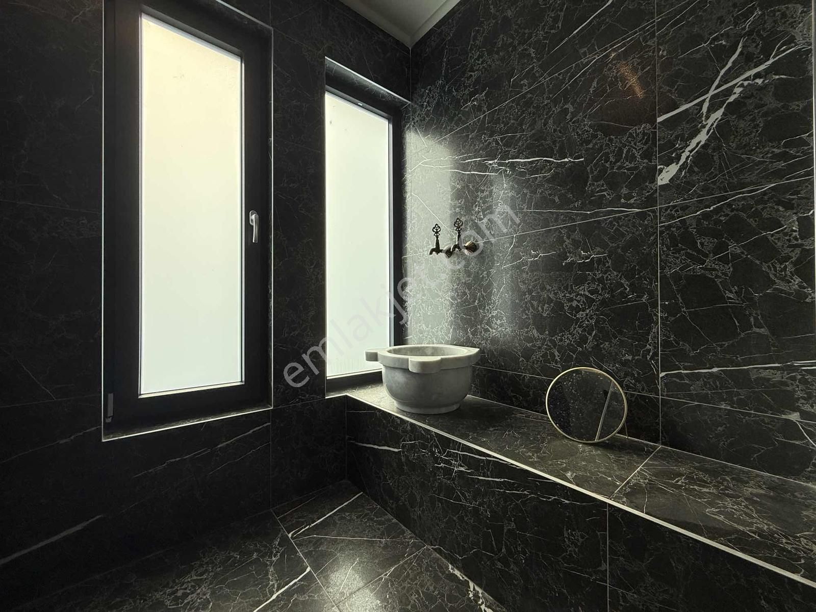 Molla Yusuf Mahallesinde Lüks Triplex Satılık Villa - Görsel 25