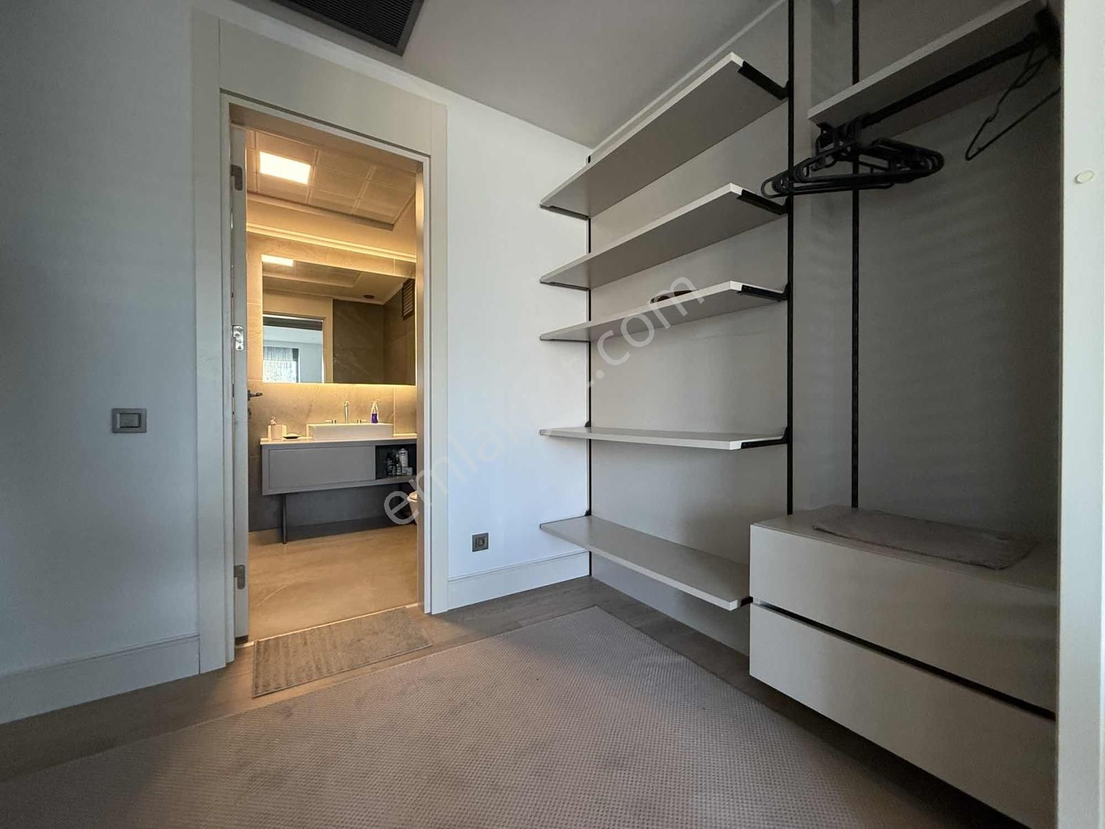 Molla Yusuf Mahallesinde Lüks Triplex Satılık Villa - Görsel 9