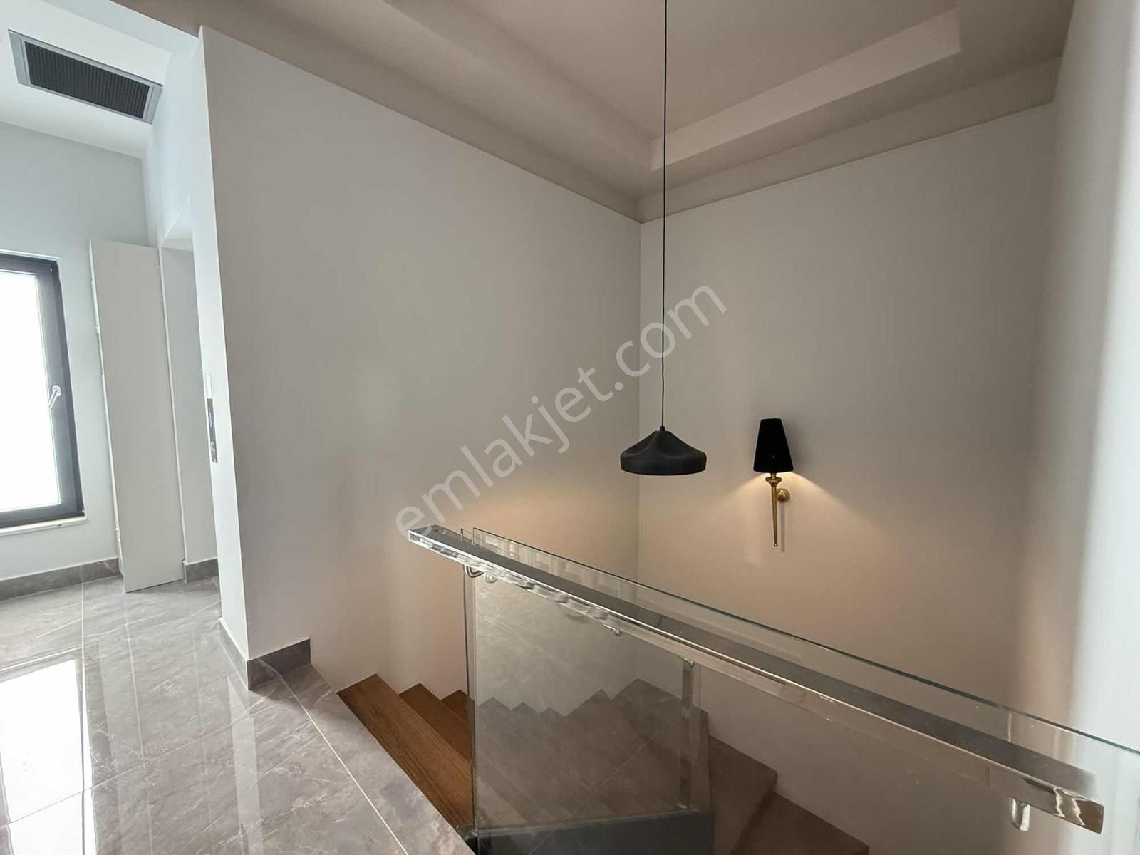 Molla Yusuf Mahallesinde Lüks Triplex Satılık Villa - Görsel 25