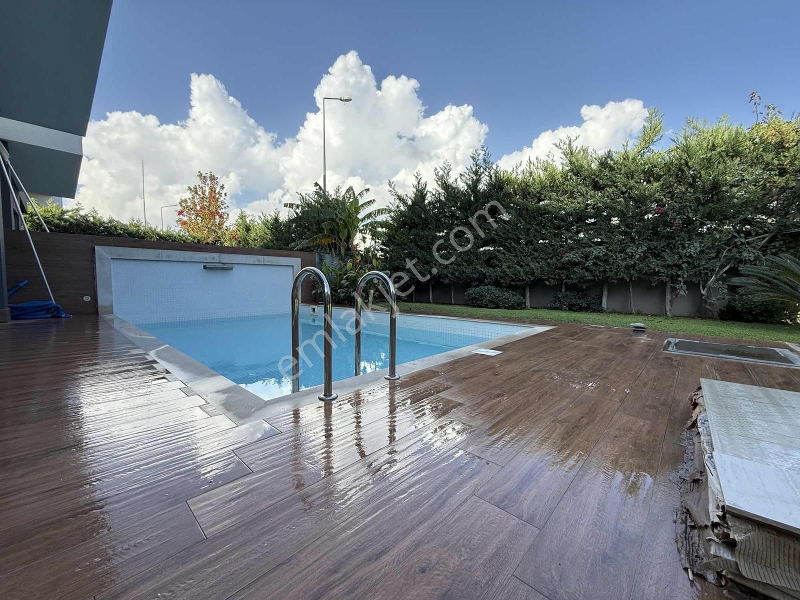 Molla Yusuf Mahallesinde Lüks Triplex Satılık Villa