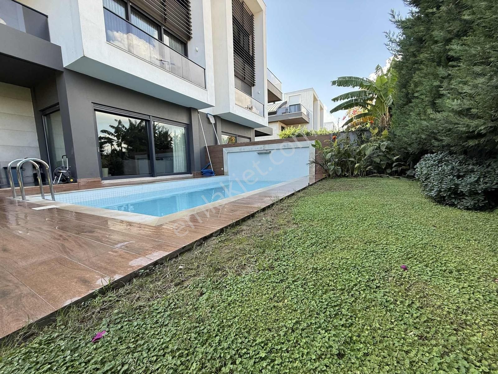 Molla Yusuf Mahallesinde Lüks Triplex Satılık Villa - Görsel 35