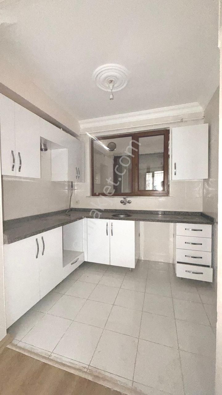 Çekmeköy Merkez mah De 2+1 Bahçe Kat - Görsel 4