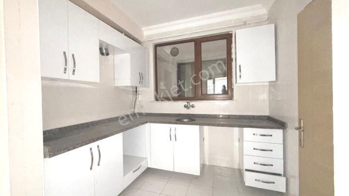 Çekmeköy Merkez mah De 2+1 Bahçe Kat