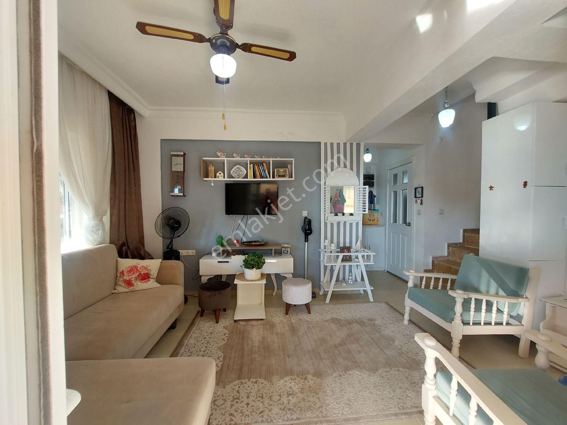 Fiyat Düştü!denize 100m 2+1 Tripleks Villa Kendi Plaj Alanı, Şezlong, Şemsiye Duş Alanı Mevcuttur - Görsel 16