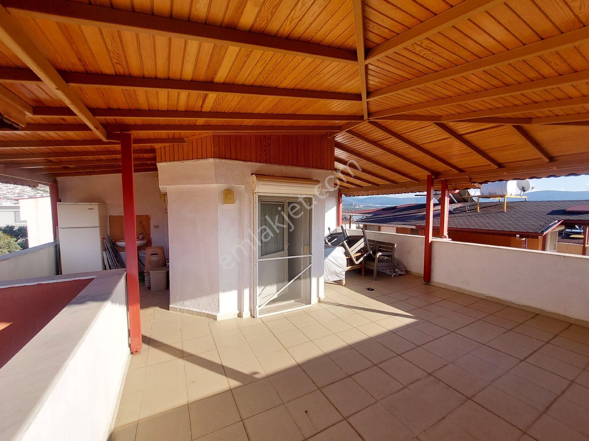 Fiyat Düştü!denize 100m 2+1 Tripleks Villa Kendi Plaj Alanı, Şezlong, Şemsiye Duş Alanı Mevcuttur - Görsel 34