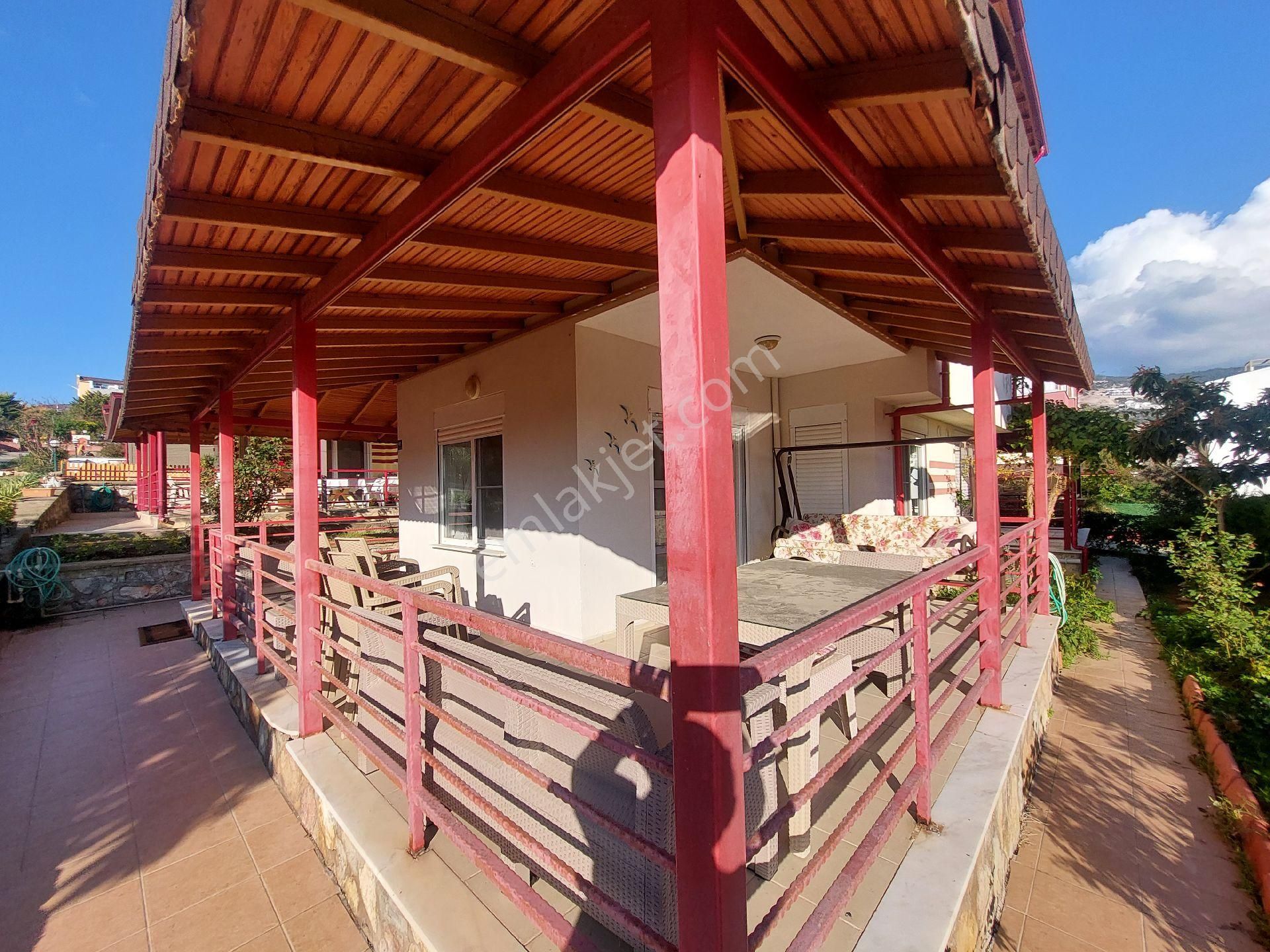 Fiyat Düştü!denize 100m 2+1 Tripleks Villa Kendi Plaj Alanı, Şezlong, Şemsiye Duş Alanı Mevcuttur - Görsel 7