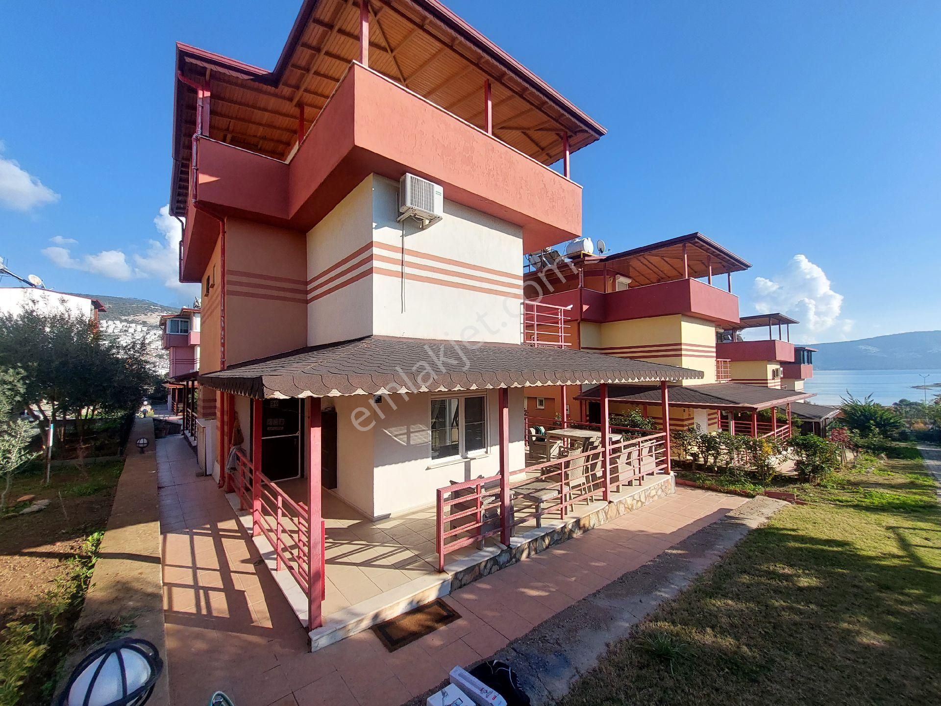 Fiyat Düştü!denize 100m 2+1 Tripleks Villa Kendi Plaj Alanı, Şezlong, Şemsiye Duş Alanı Mevcuttur - Görsel 6