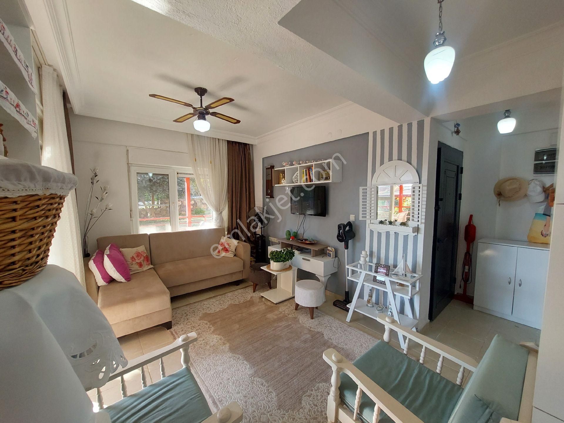 Fiyat Düştü!denize 100m 2+1 Tripleks Villa Kendi Plaj Alanı, Şezlong, Şemsiye Duş Alanı Mevcuttur - Görsel 17