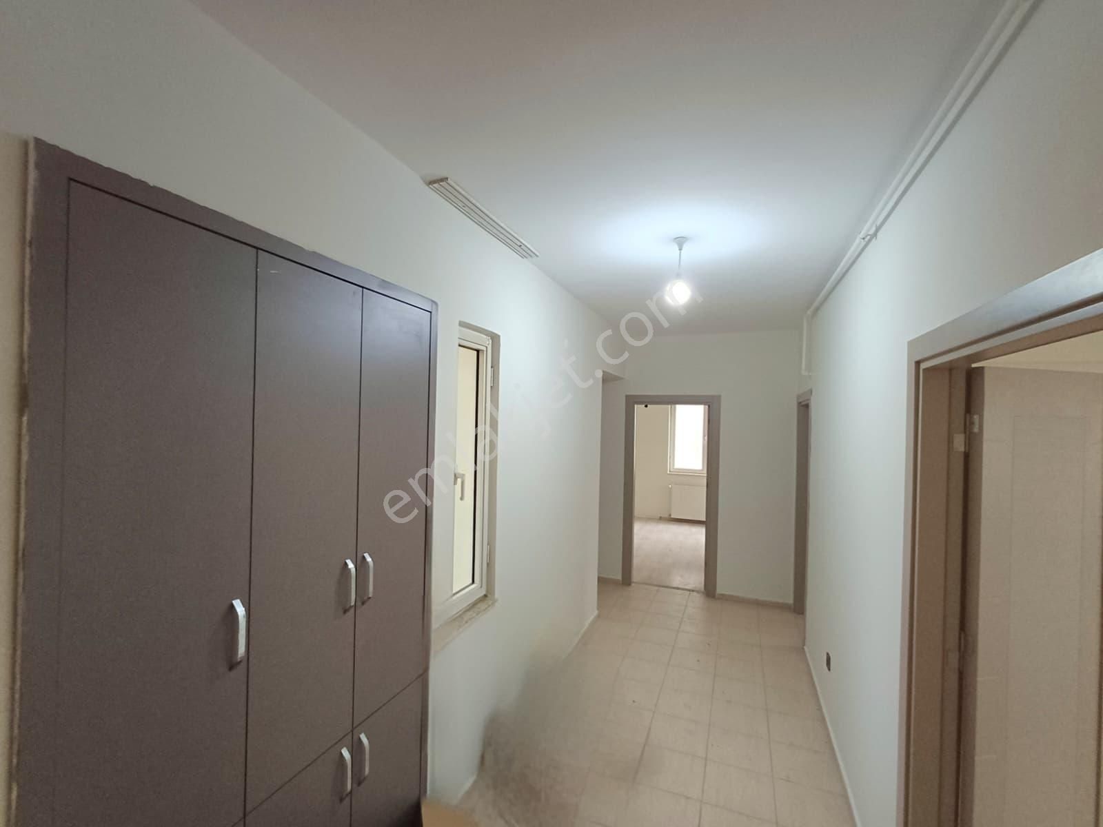 Yeşilbahçe Sitede Yenilenmiş 150 M2 3+1 Ebeveyn Banyolu Kiralık - Görsel 23