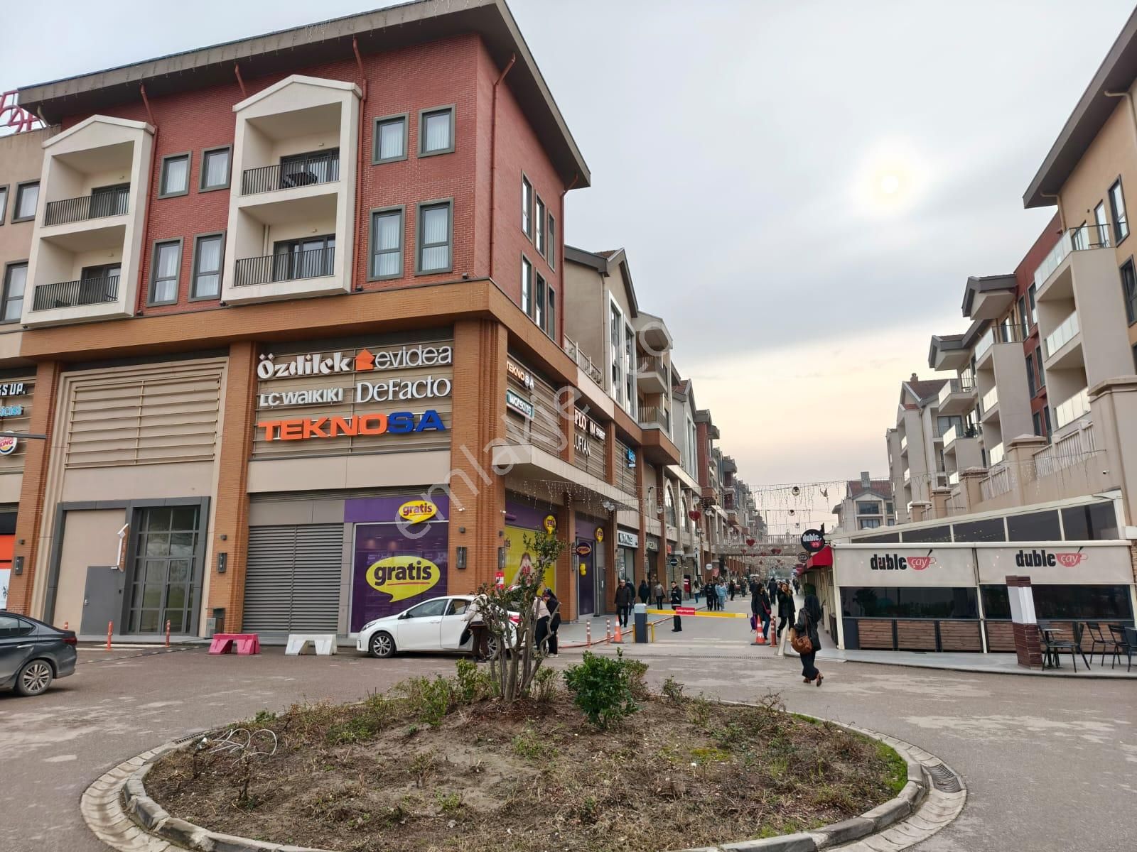 Serdivan Cadde 54'de 1+0 Kiralık Ofis - Görsel 2