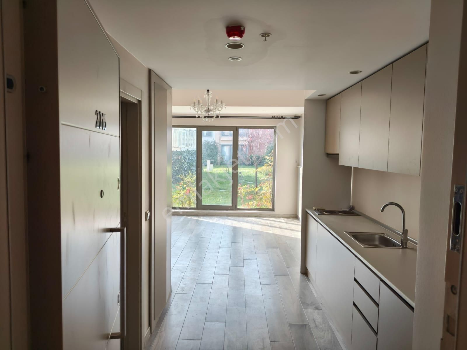 Serdivan Cadde 54'de 1+0 Kiralık Ofis - Görsel 12