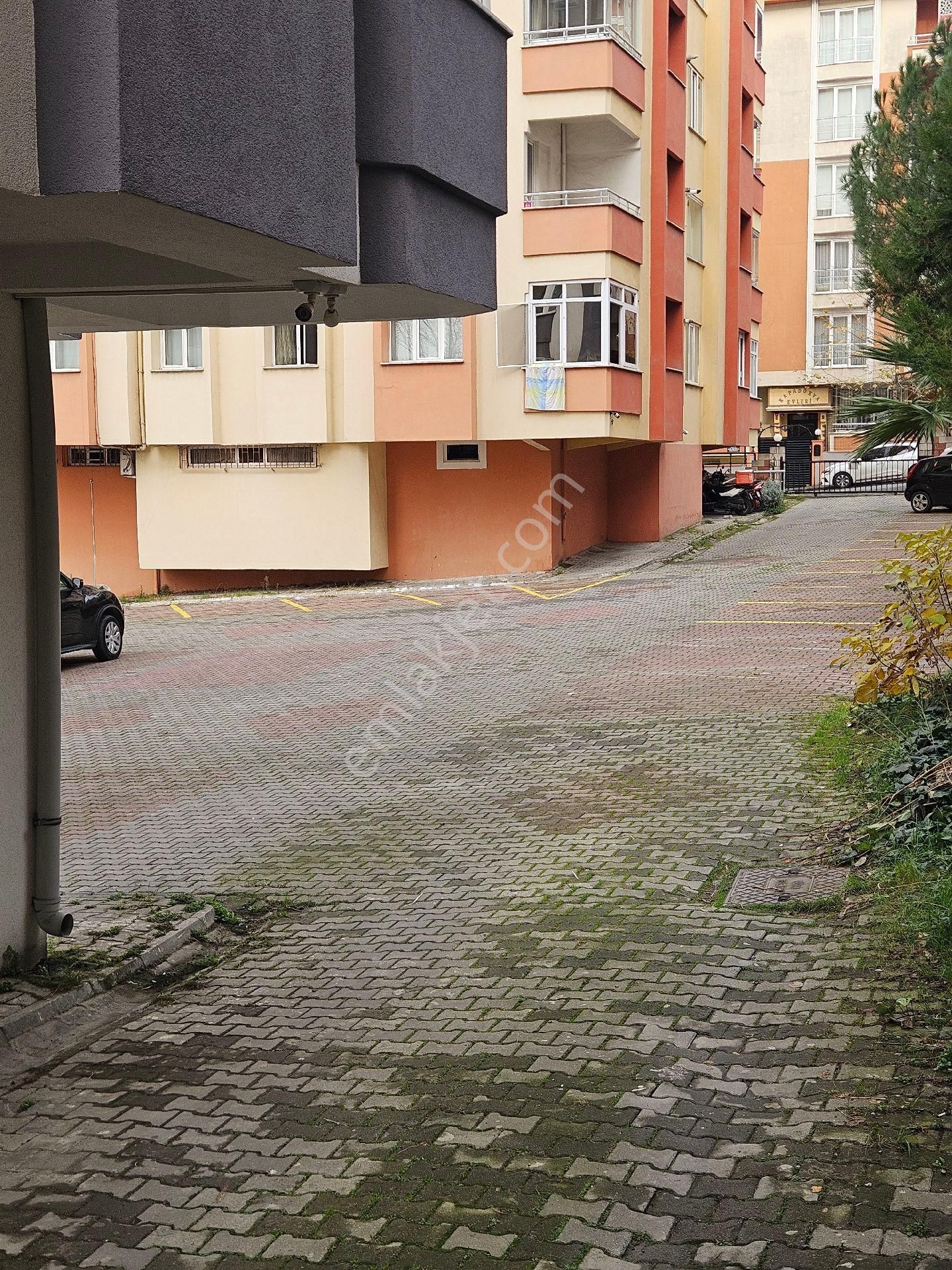 Alper Alkan'dan Şerifali Hatboyu Cad. Üzerinde Kot-1 De 1+1 Daire - Görsel 2