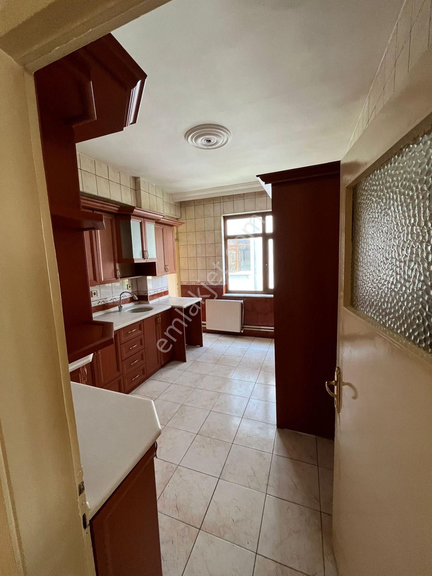 Karaca'dan Şehir Merkezinde 3+1 Asansörlü Bakımlı Daire - Görsel 2