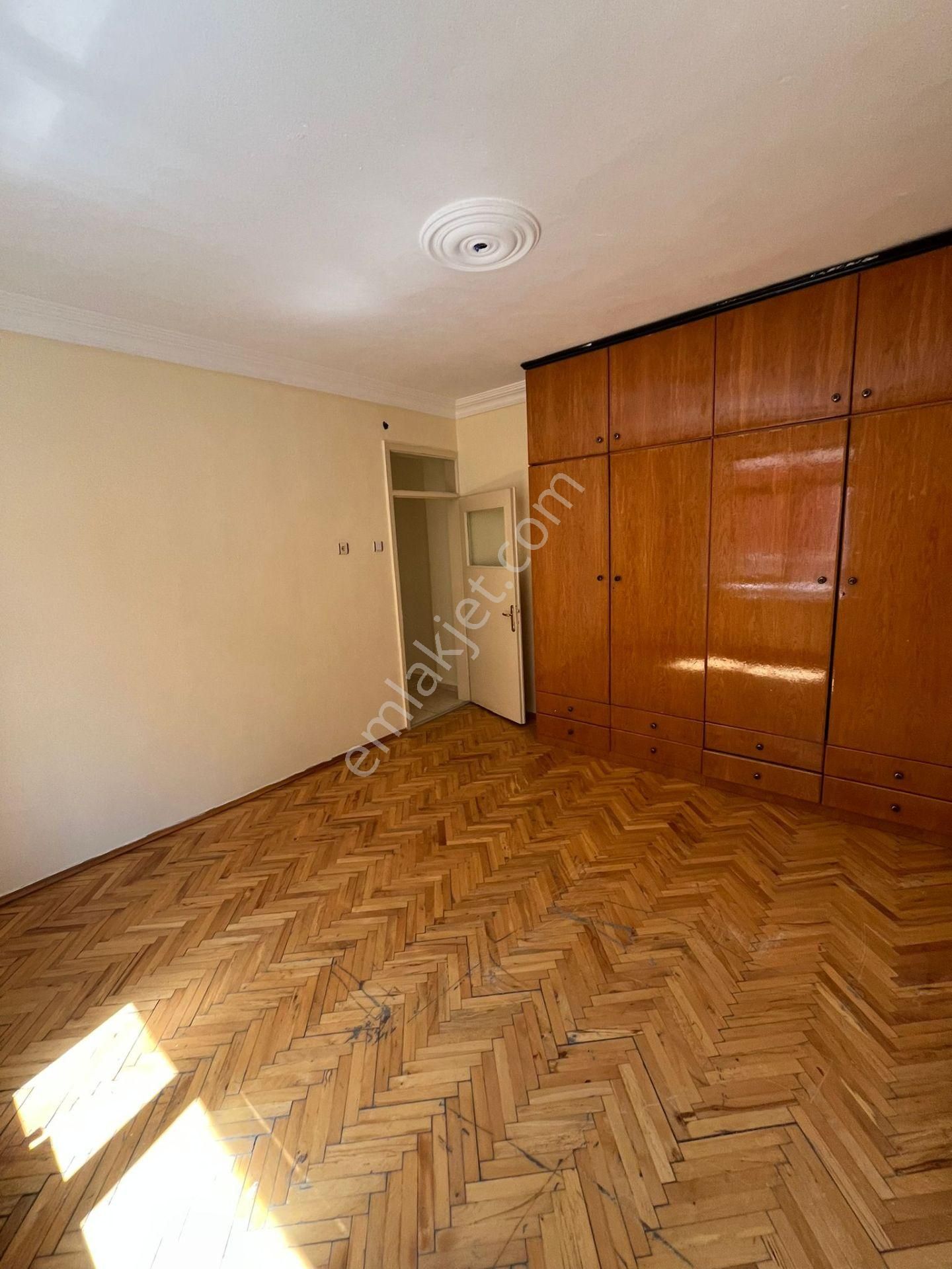 Karaca'dan Şehir Merkezinde 3+1 Asansörlü Bakımlı Daire - Görsel 16