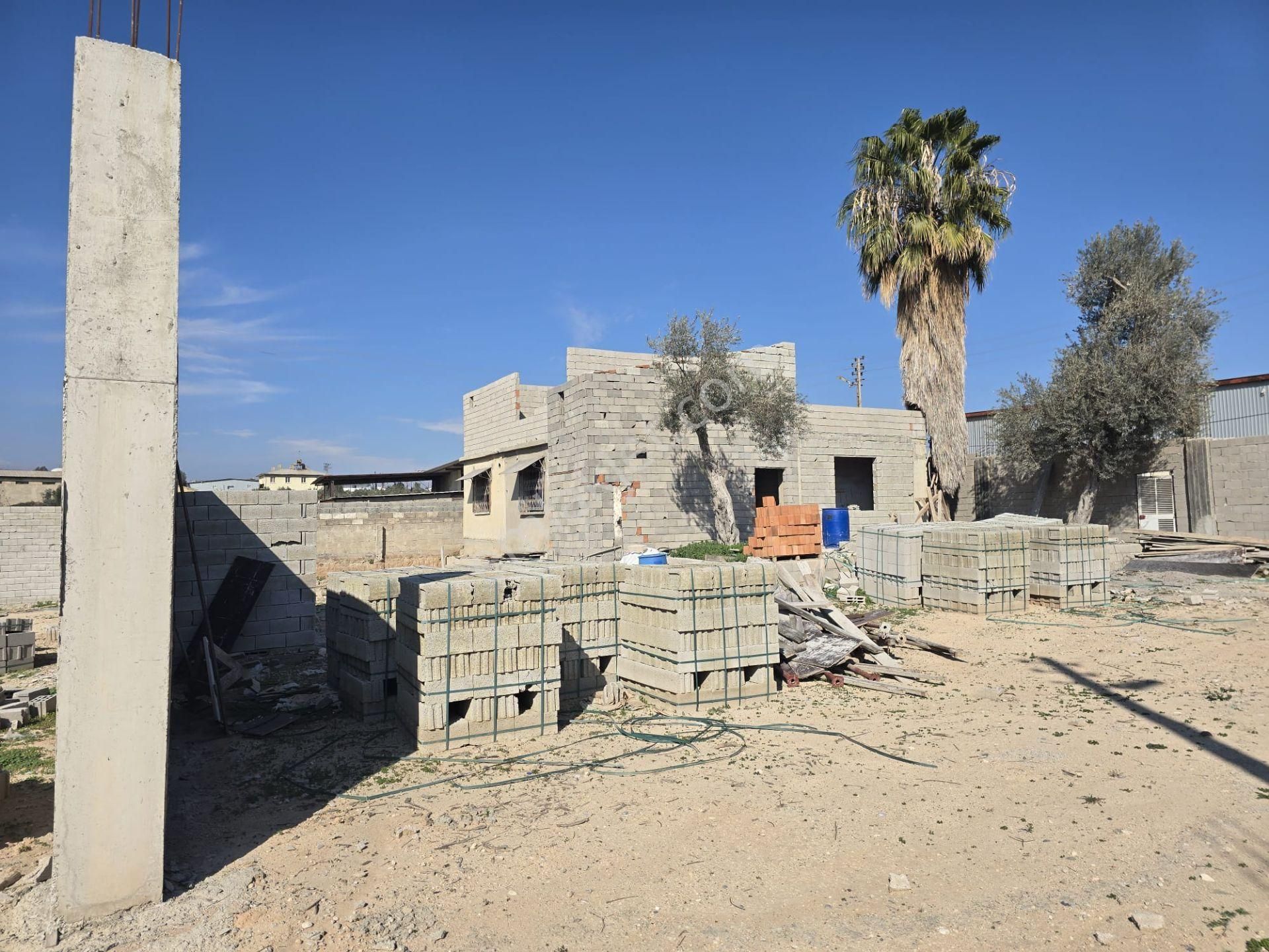 Mersin Akdeniz Tekkede Geniş Kullanımlı Arsa Satılık