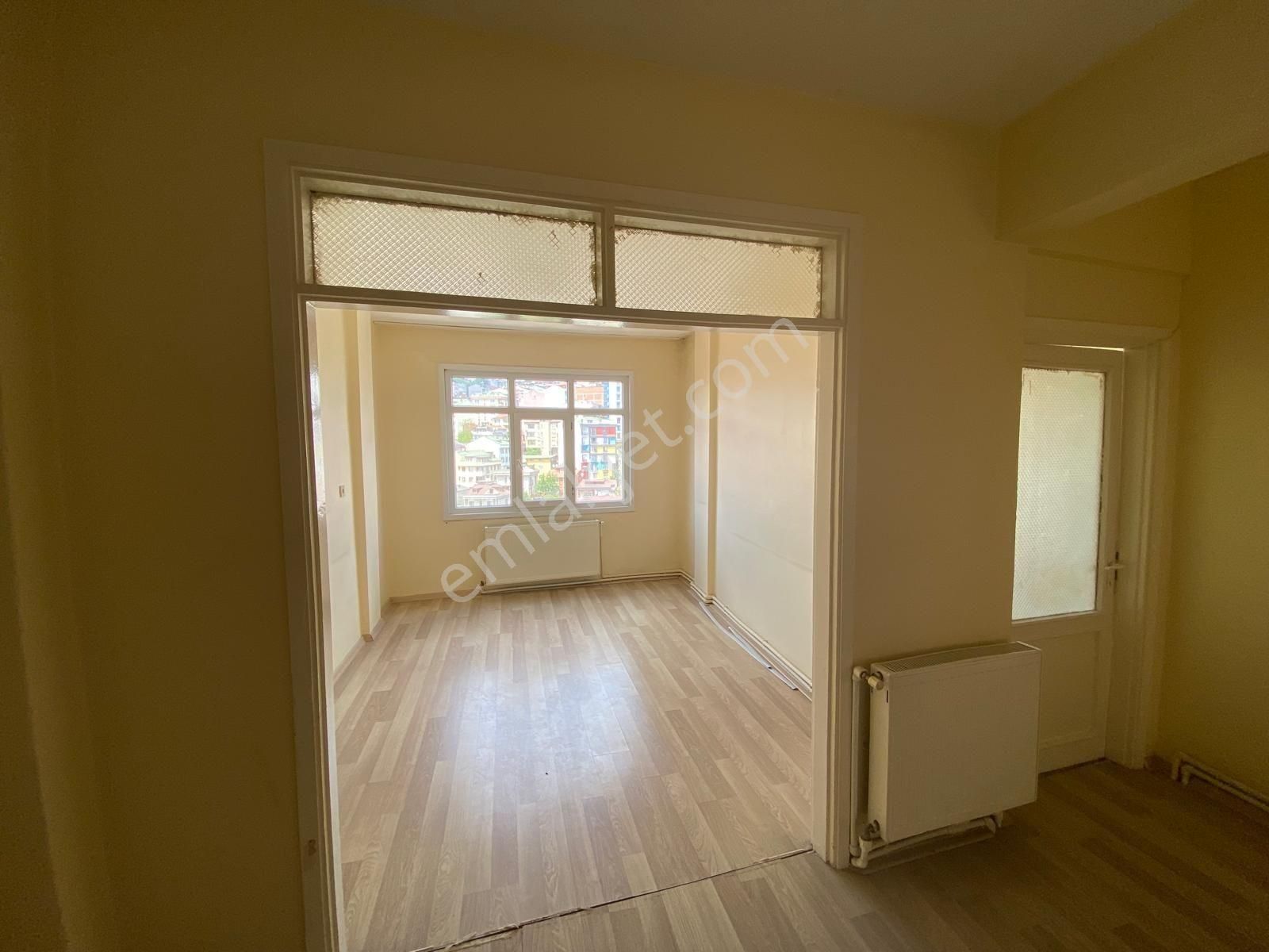 Kuştepe Mahallesinde Merkezi Lokasyonda Kiralık 2+1 Daire