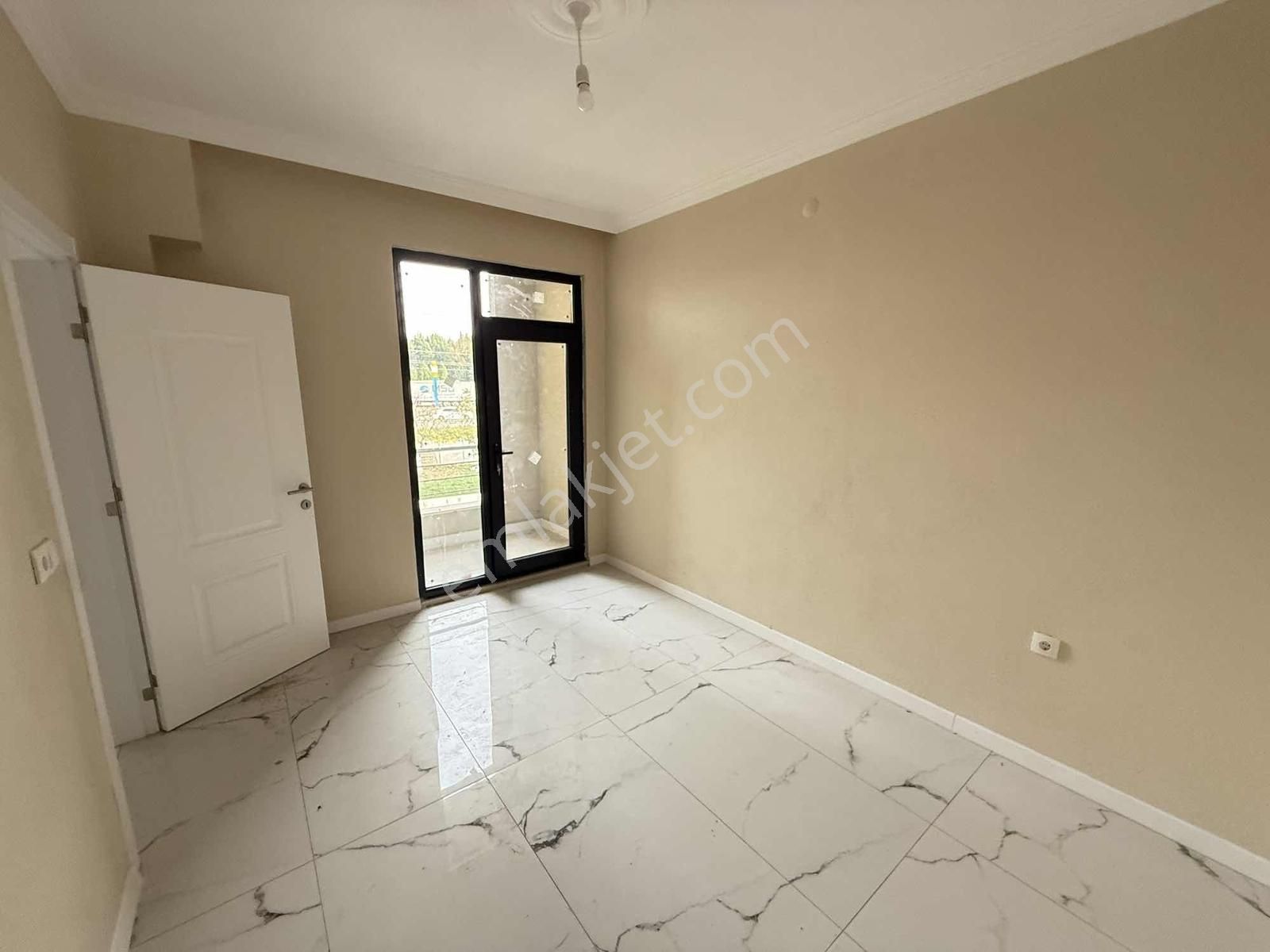 Sakarya Arifiye Mahallesinde Geniş 3+1 Kiralık Daireler - Görsel 17