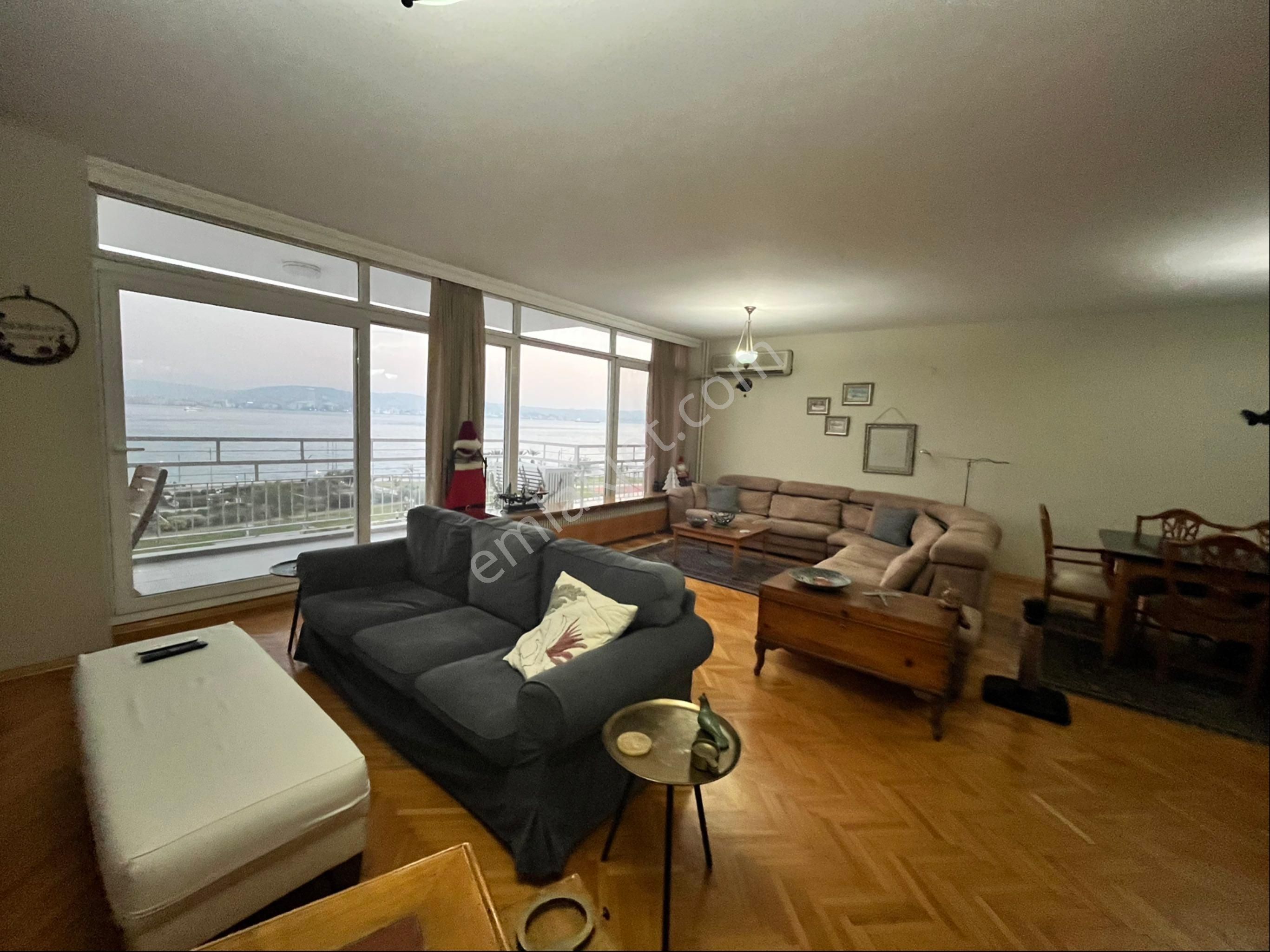 Karşıyaka 3+1 Deniz Manzaralı Yalı Dairesi - Görsel 7