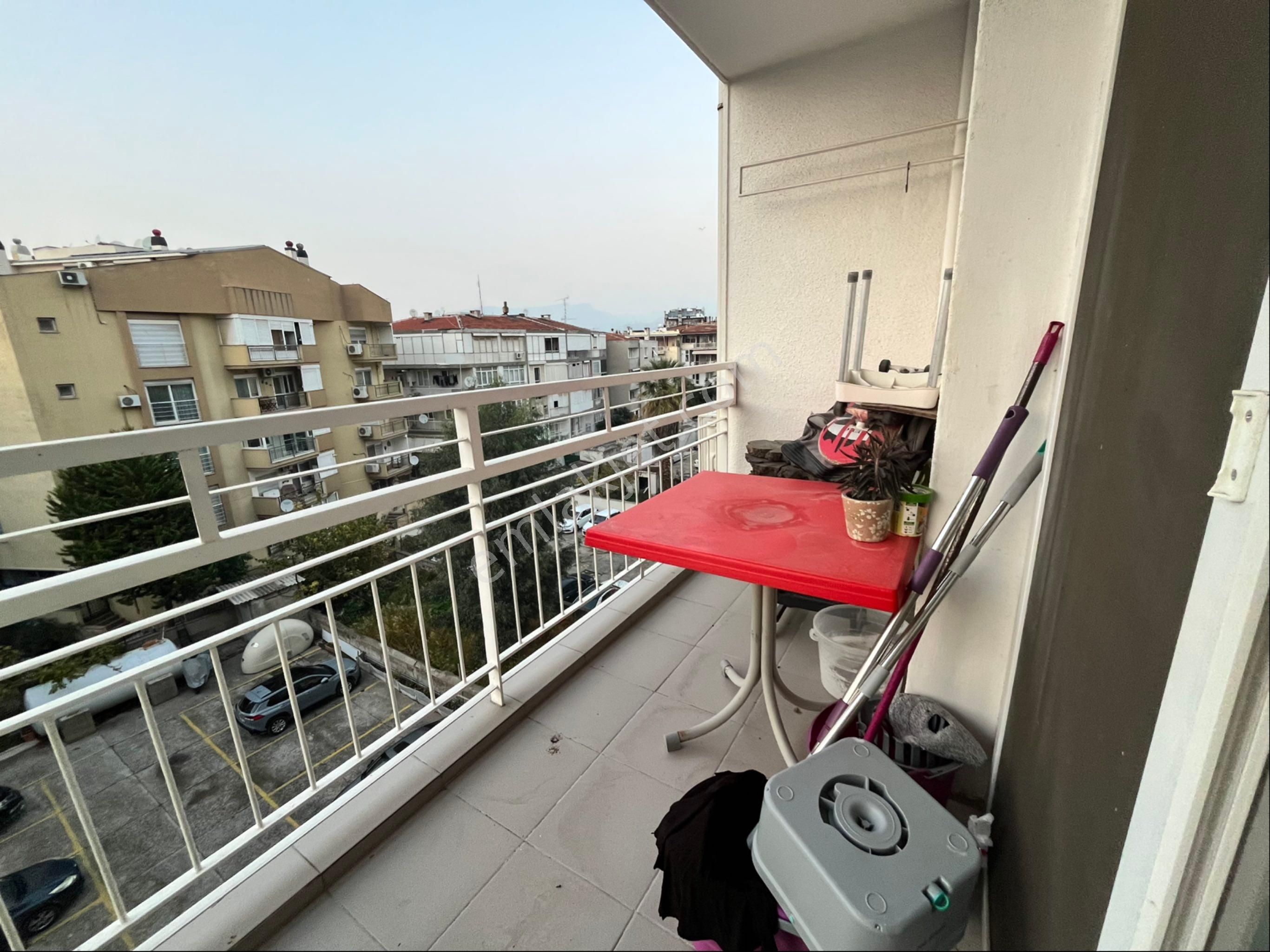 Karşıyaka 3+1 Deniz Manzaralı Yalı Dairesi - Görsel 29