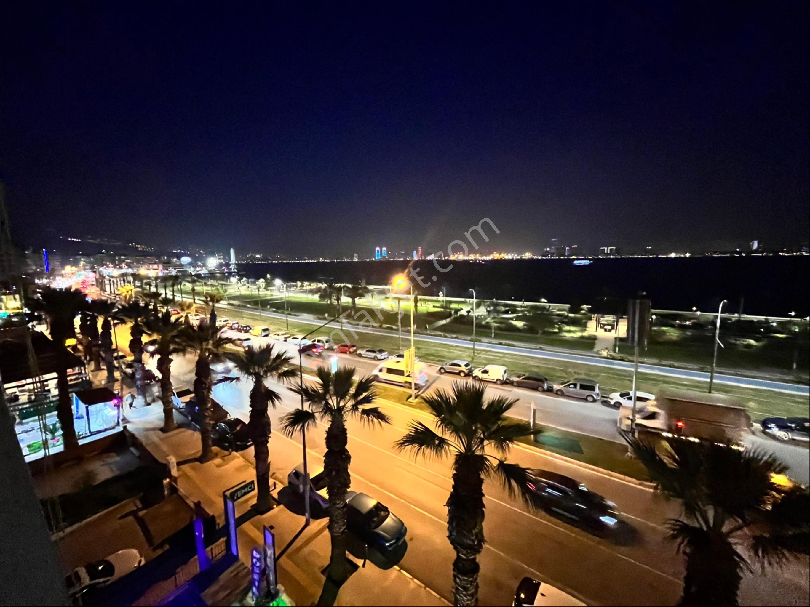 Karşıyaka 3+1 Deniz Manzaralı Yalı Dairesi