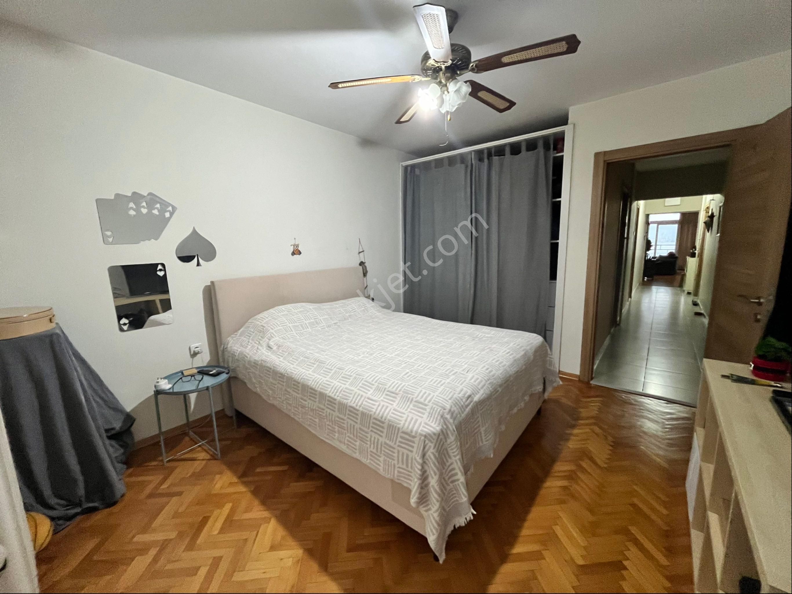 Karşıyaka 3+1 Deniz Manzaralı Yalı Dairesi - Görsel 27