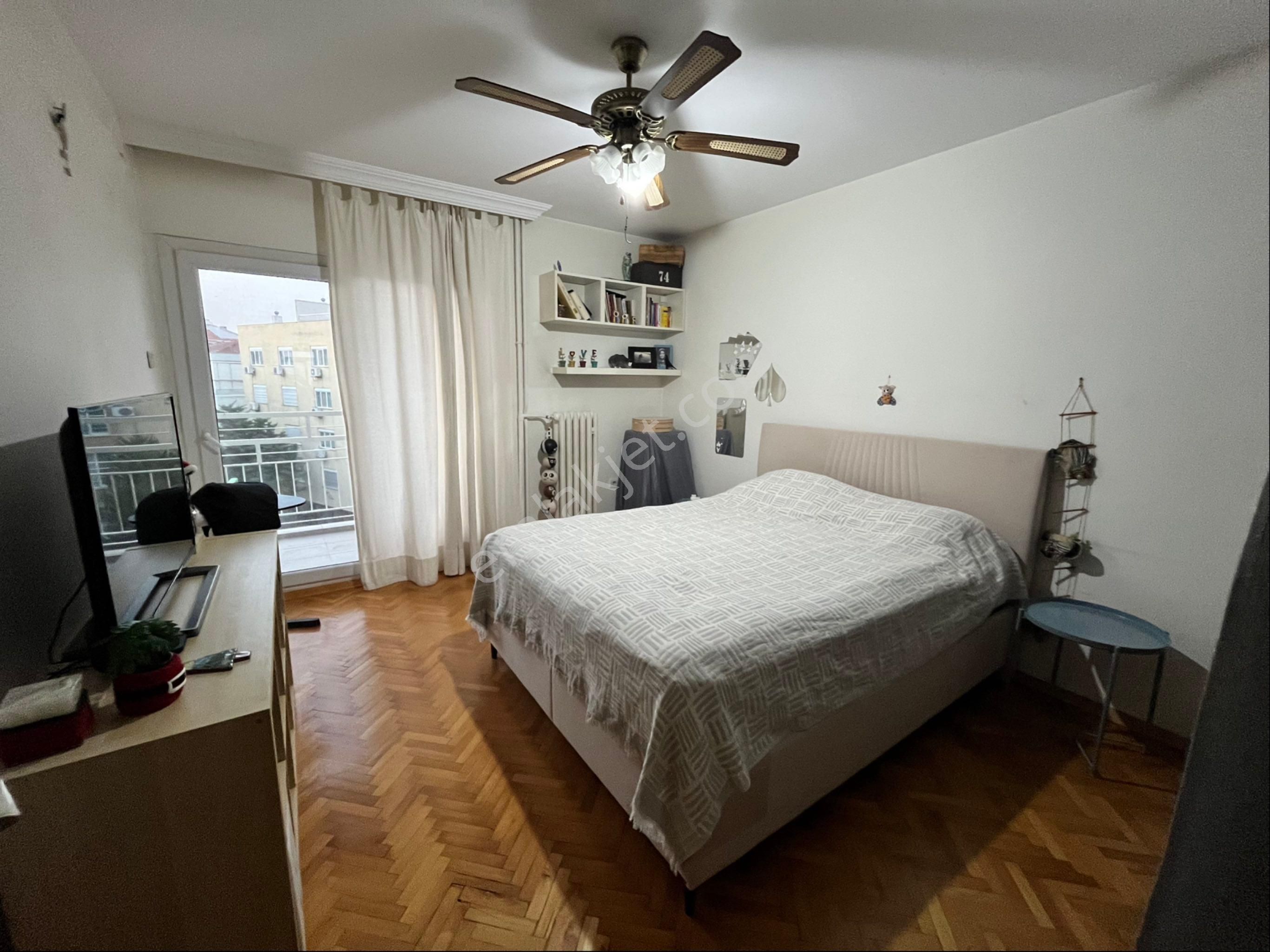 Karşıyaka 3+1 Deniz Manzaralı Yalı Dairesi - Görsel 25