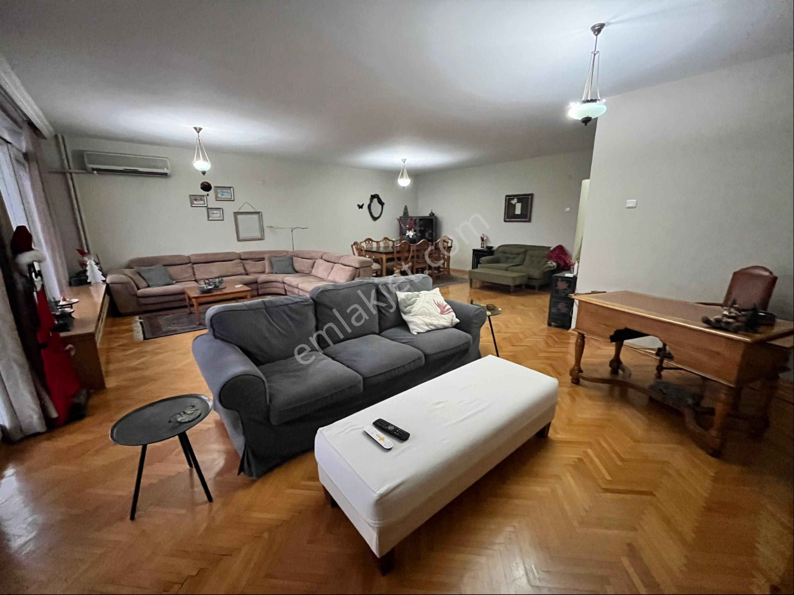 Karşıyaka 3+1 Deniz Manzaralı Yalı Dairesi - Görsel 4