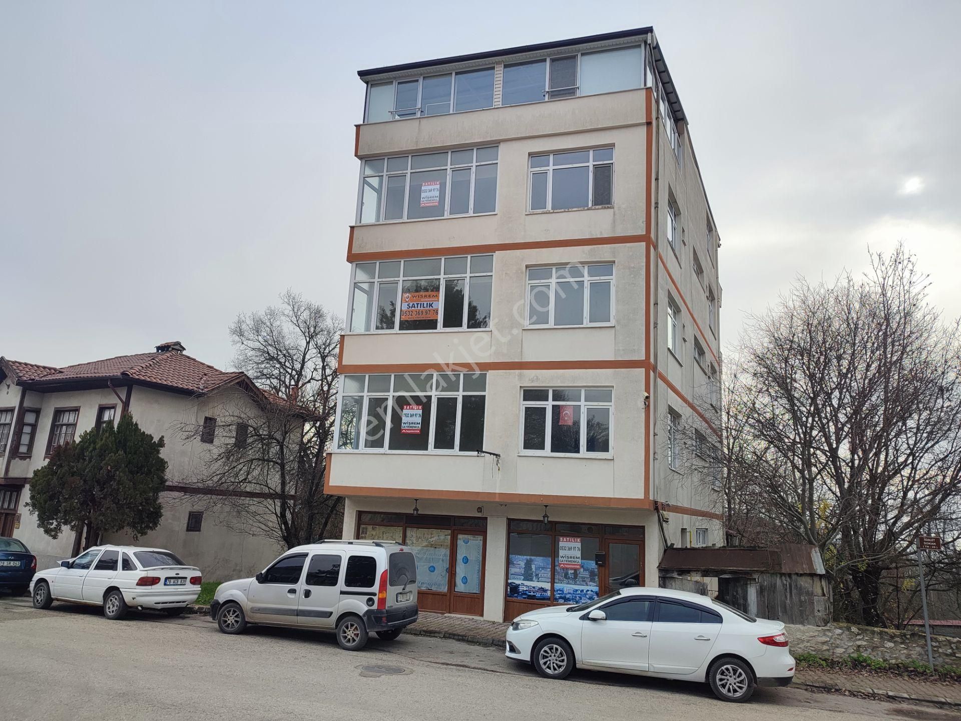 Wisrem Safranboludan Aslanlarda Cadde Üzeri 4 Katlı Müstakil Evv