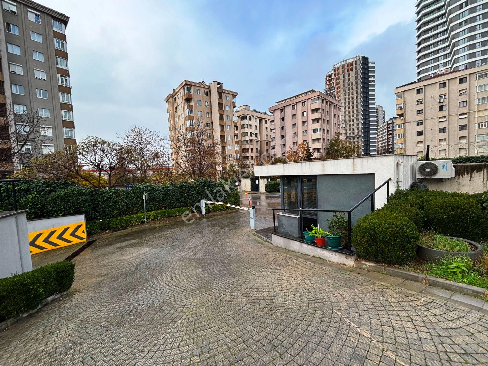 Kartal Sahil Mesa 224'de 3 Balkonlu Manzaralı 196m2 Kiralık 3+1 - Görsel 34