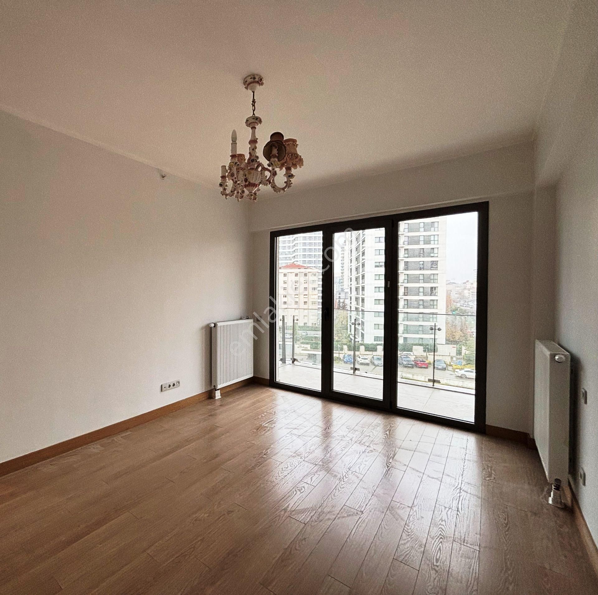 Kartal Sahil Mesa 224'de 3 Balkonlu Manzaralı 196m2 Kiralık 3+1 - Görsel 8