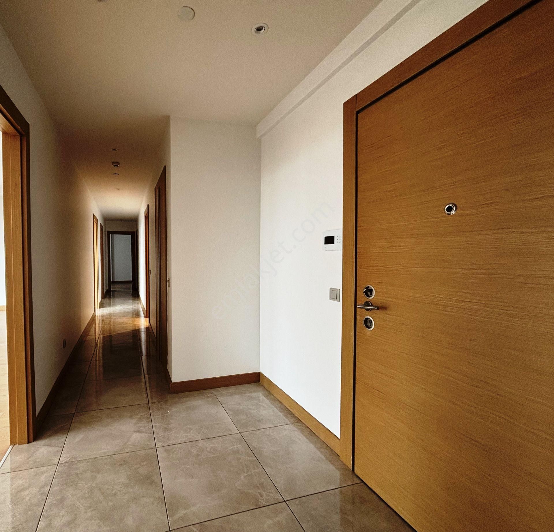 Kartal Sahil Mesa 224'de 3 Balkonlu Manzaralı 196m2 Kiralık 3+1 - Görsel 19