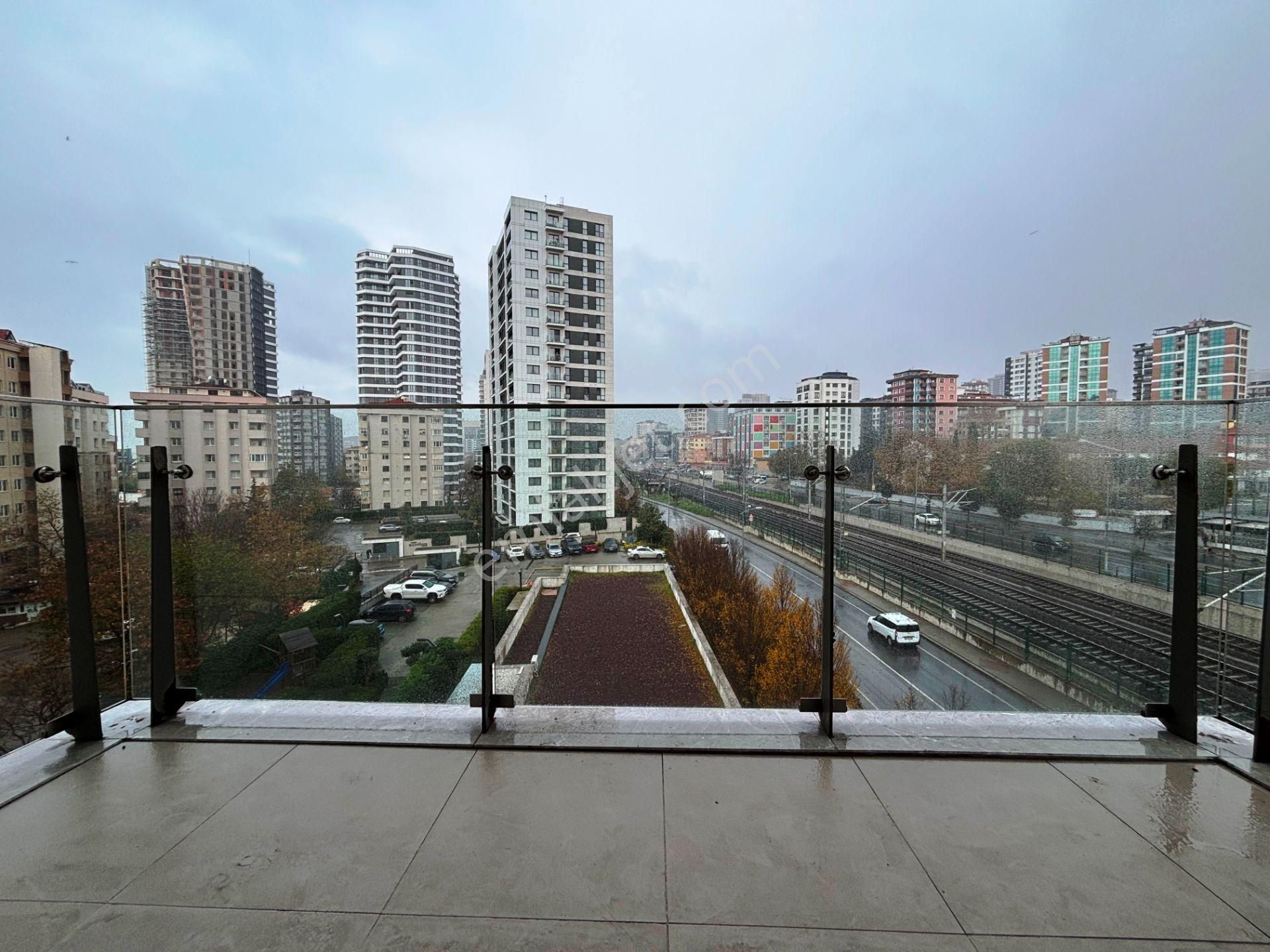 Kartal Sahil Mesa 224'de 3 Balkonlu Manzaralı 196m2 Kiralık 3+1 - Görsel 28