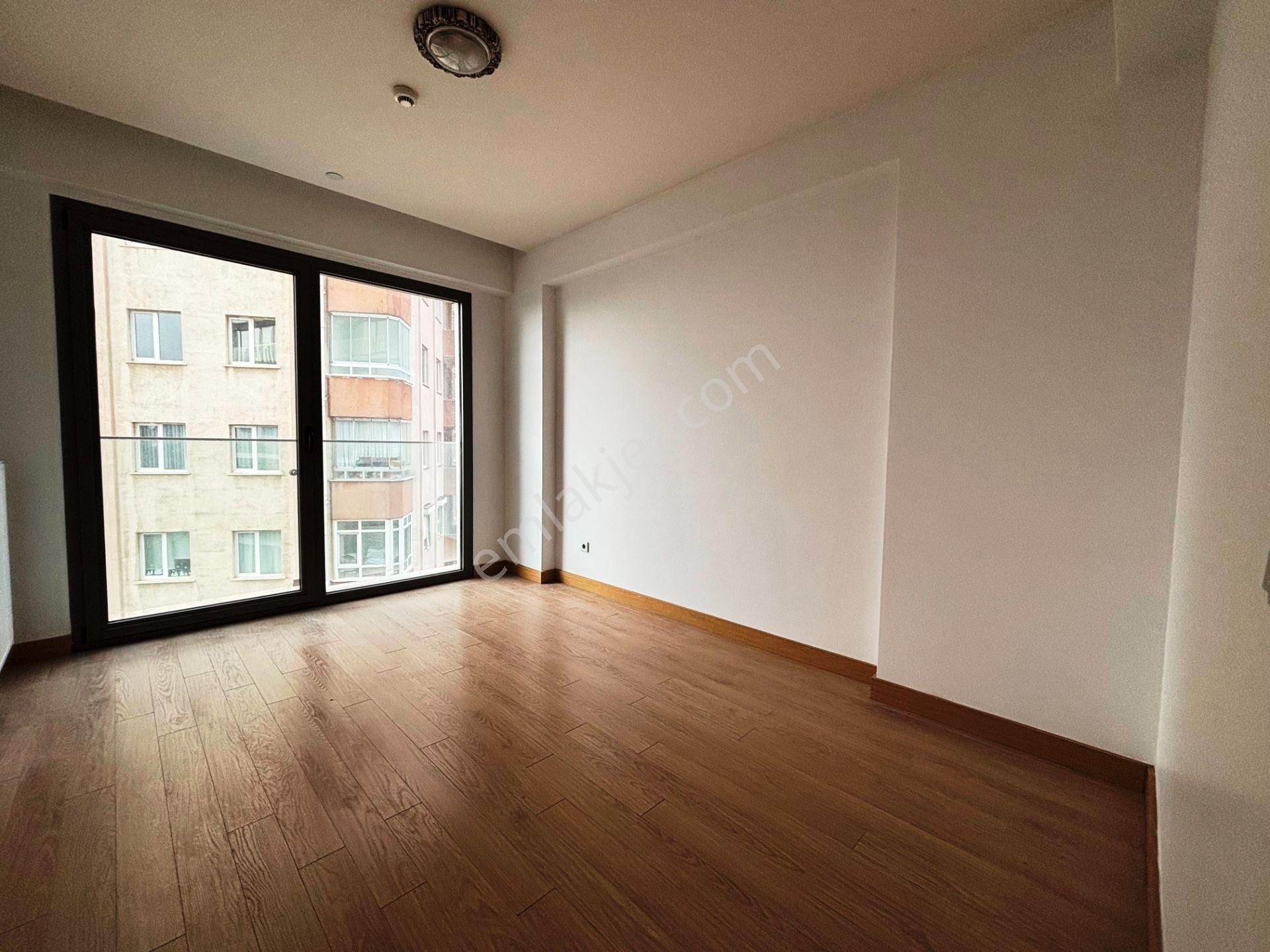 Kartal Sahil Mesa 224'de 3 Balkonlu Manzaralı 196m2 Kiralık 3+1 - Görsel 15