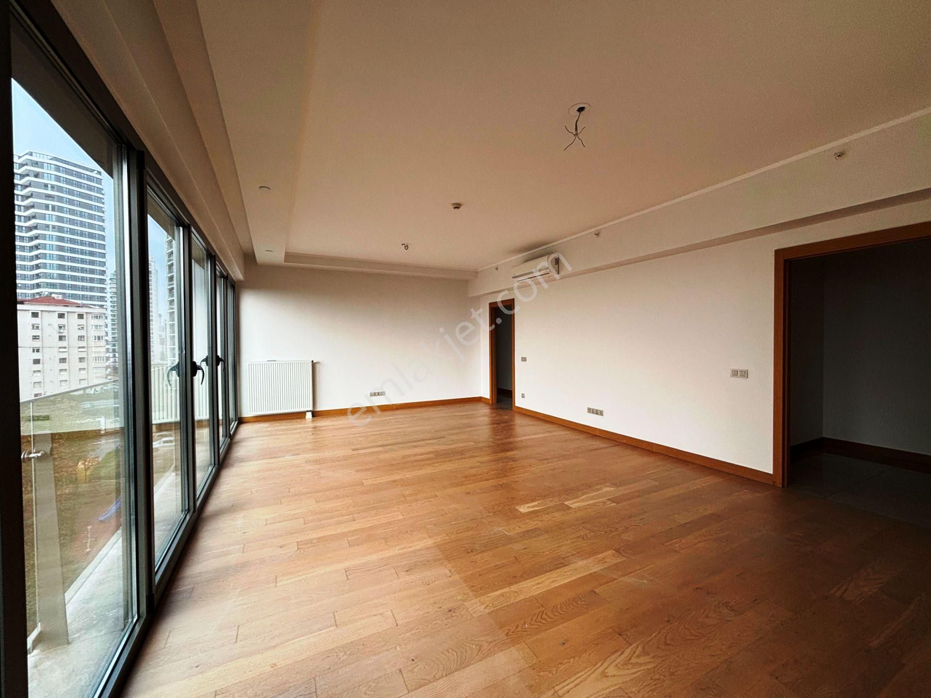 Kartal Sahil Mesa 224'de 3 Balkonlu Manzaralı 196m2 Kiralık 3+1 - Görsel 6