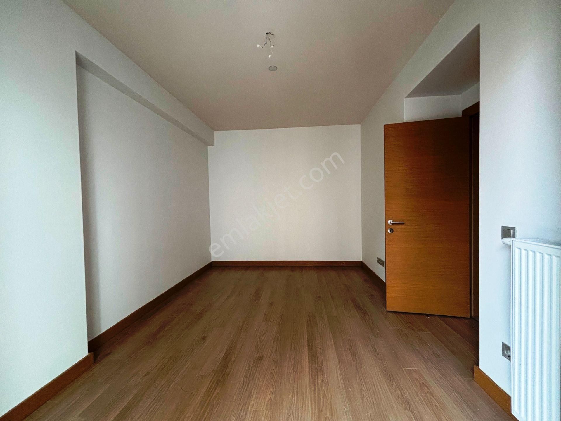 Kartal Sahil Mesa 224'de 3 Balkonlu Manzaralı 196m2 Kiralık 3+1 - Görsel 14